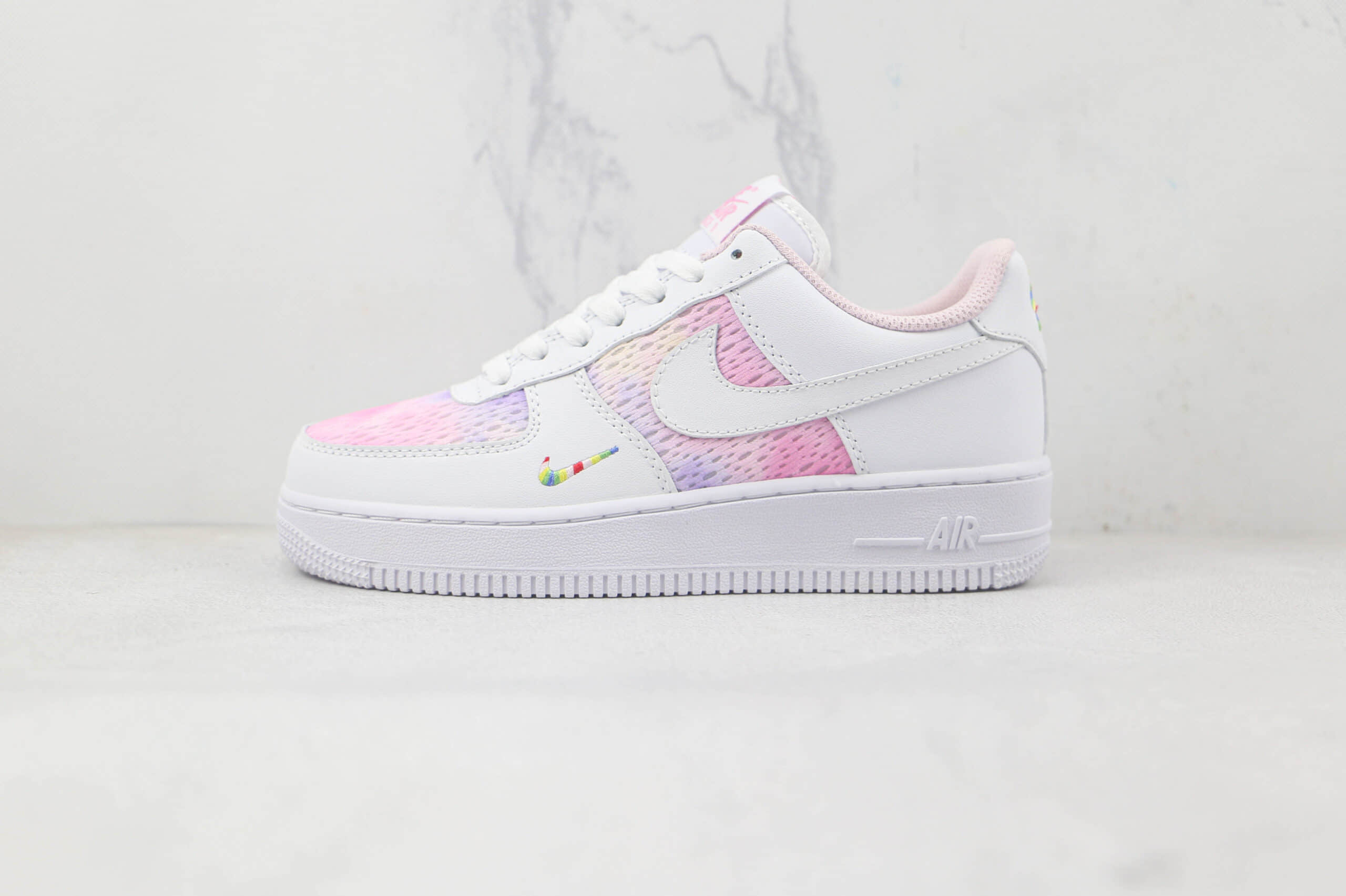 耐克Nike Air Force 1’07 Low纯原版本低帮空军一号刺绣白勾板鞋内置气垫 货号：CH3512-001