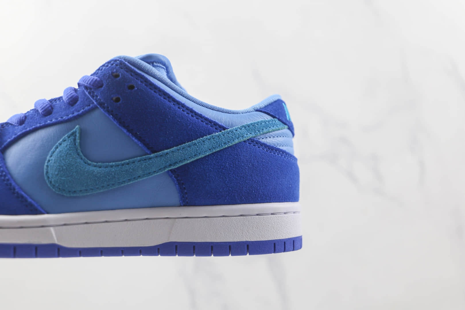 耐克Nike SB Dunk Low Blue Raspberry纯原版本低帮SB DUNK蓝树莓配色板鞋原楦头纸板打造 货号：DM0807-400