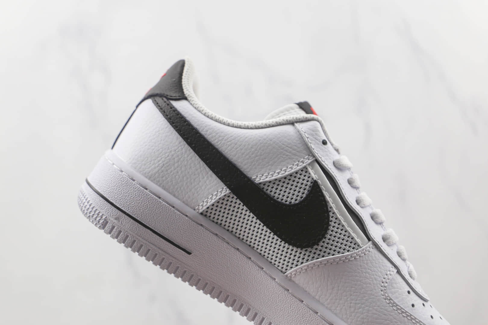 耐克Nike Air Force 1’07 Low纯原版本低帮空军一号网面黑勾板鞋内置气垫 货号：DH7567-100