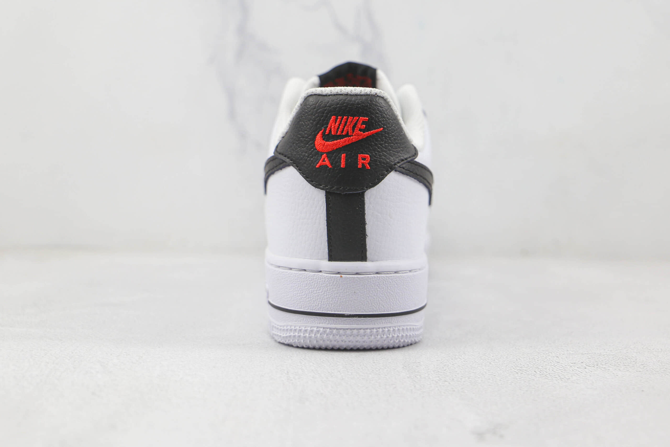 耐克Nike Air Force 1’07 Low纯原版本低帮空军一号网面黑勾板鞋内置气垫 货号：DH7567-100