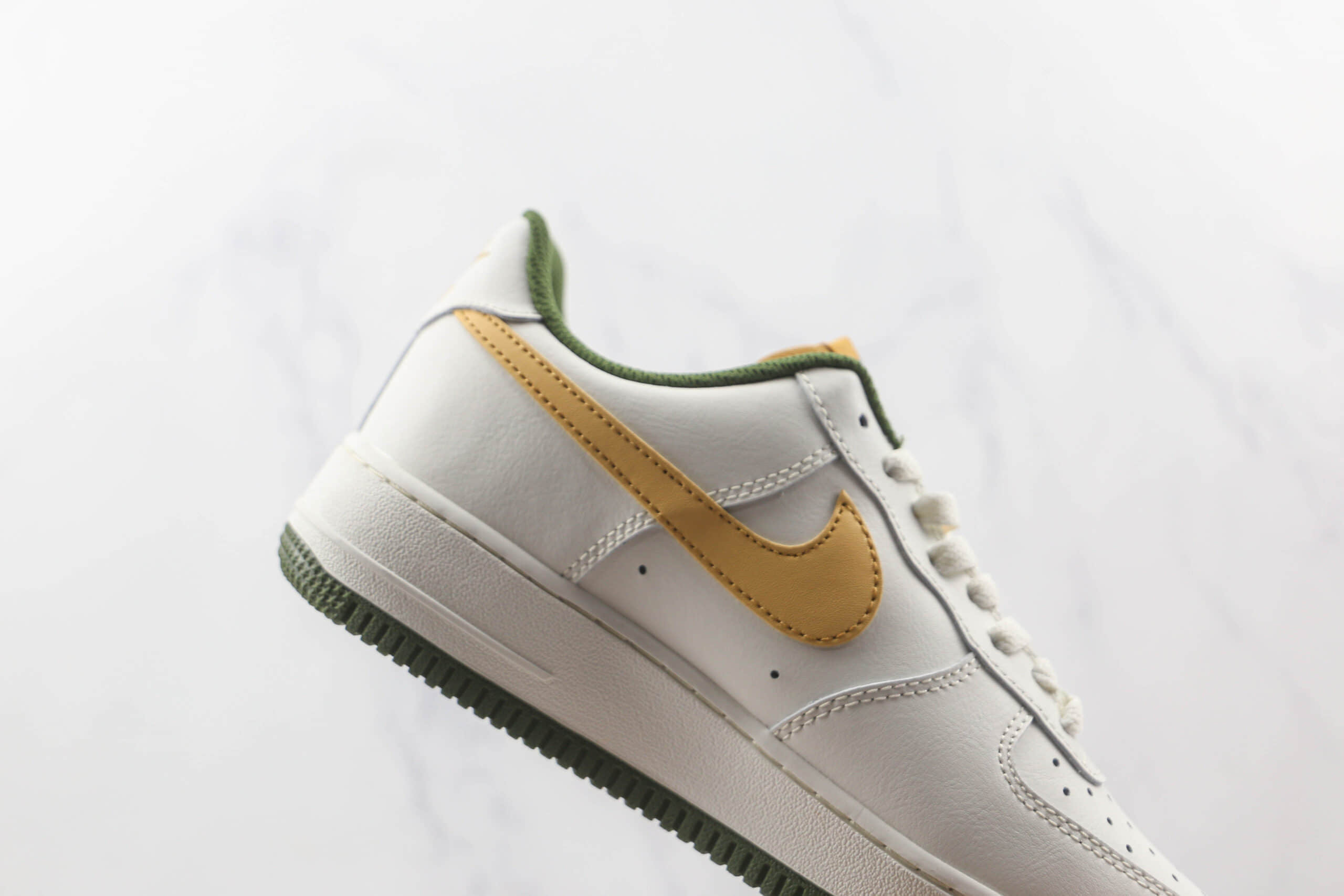 耐克Nike Air Force 1’07 Low纯原版本低帮空军一号白绿黄板鞋内置气垫 货号：LS9042-108