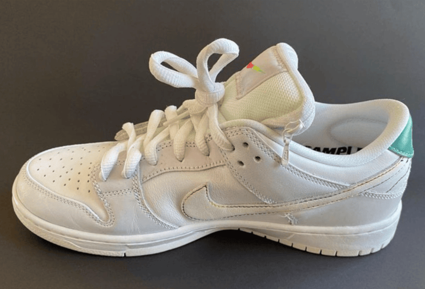 鸳鸯设计+彩虹渐变！全新Nike SB Dunk Low实物释出！
