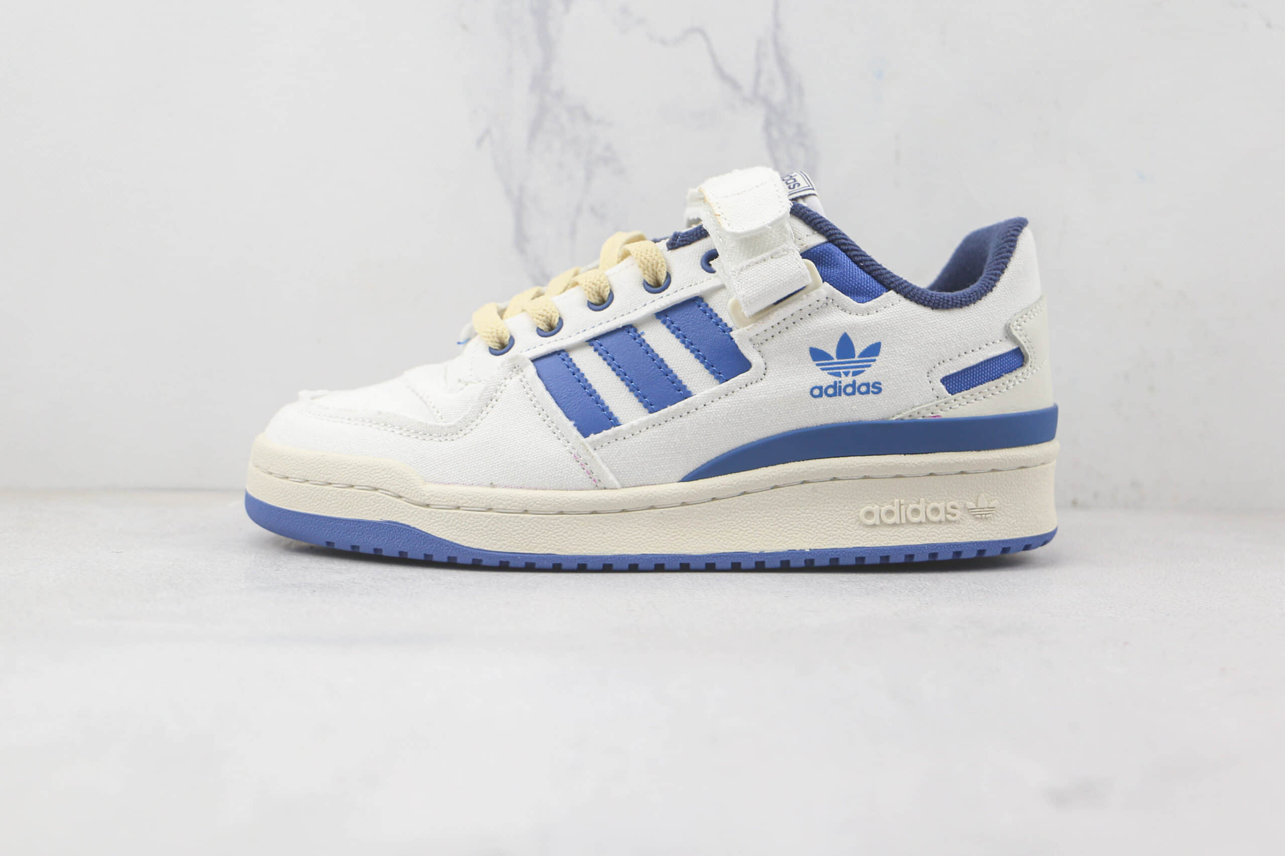 阿迪达斯Adidas originals Forum 84 low纯原版本白蓝色魔术贴低帮Forum84板鞋原楦头纸板打造 货号：HR0458