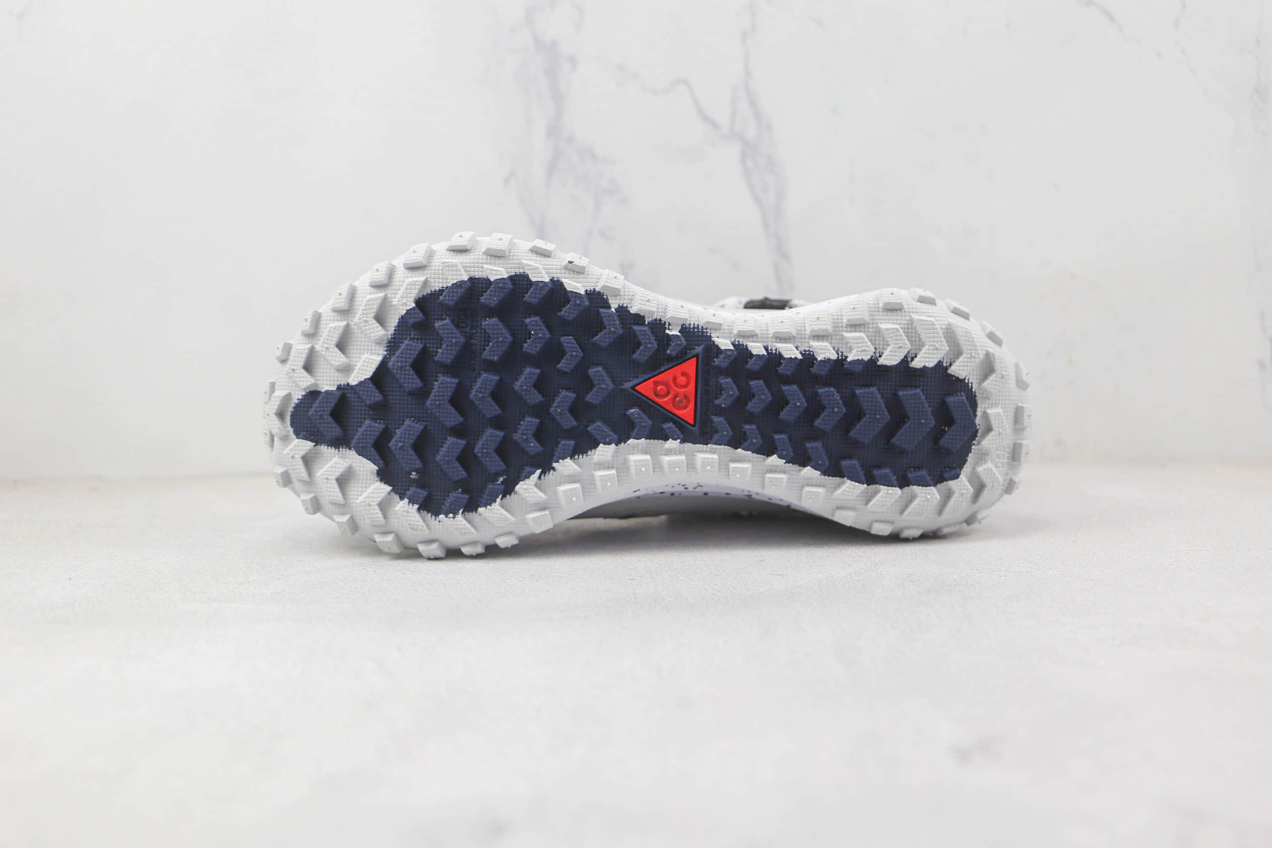 耐克Nike ACG Mountain Fly Low GTX SE纯原版本机能风格ACG户外登山鞋原档案数据开发 货号：DX6675-001