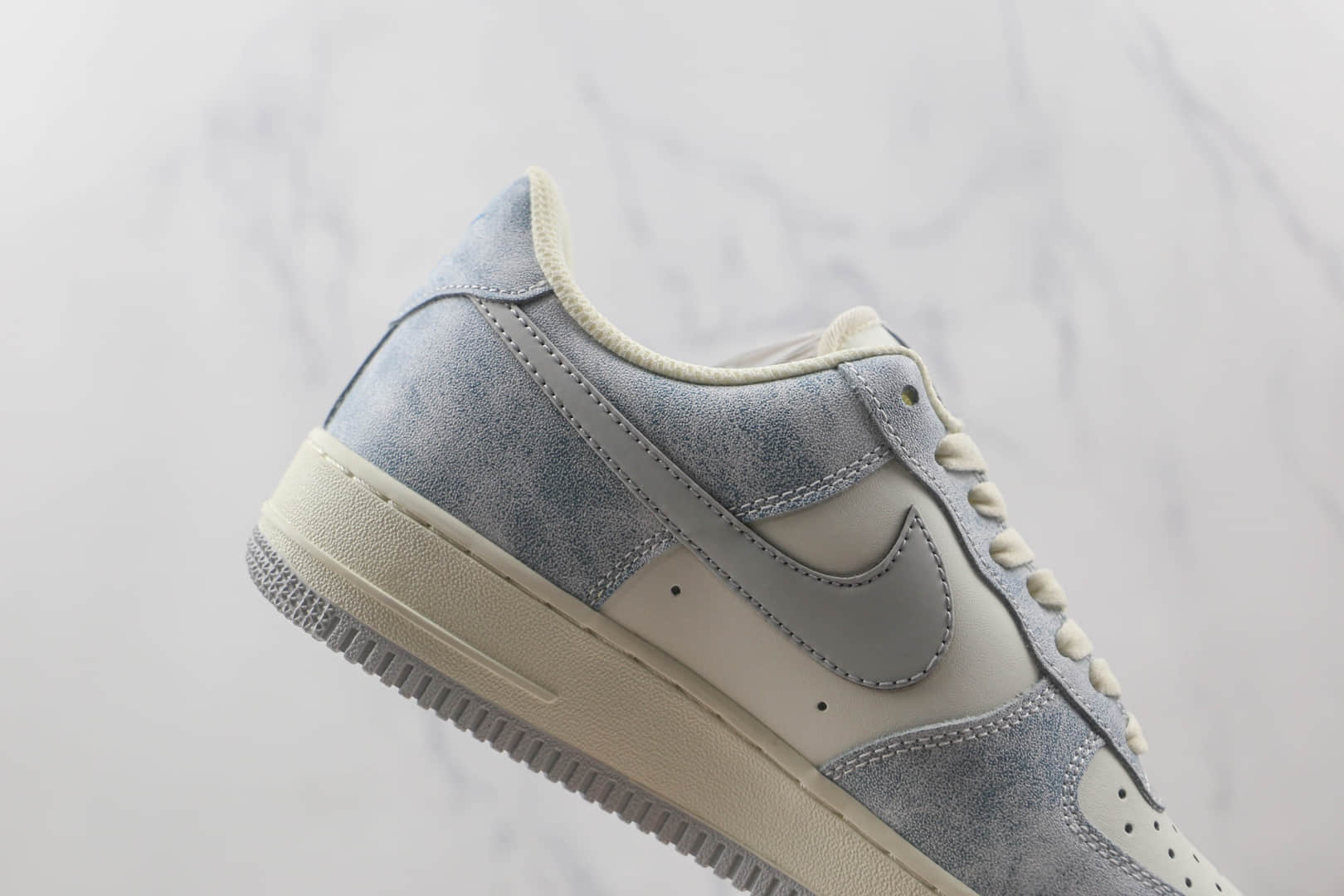 耐克Nike Air Force 1’07 Low纯原版本低帮空军一号迷雾蓝配色板鞋内置气垫 货号：CL5568-663