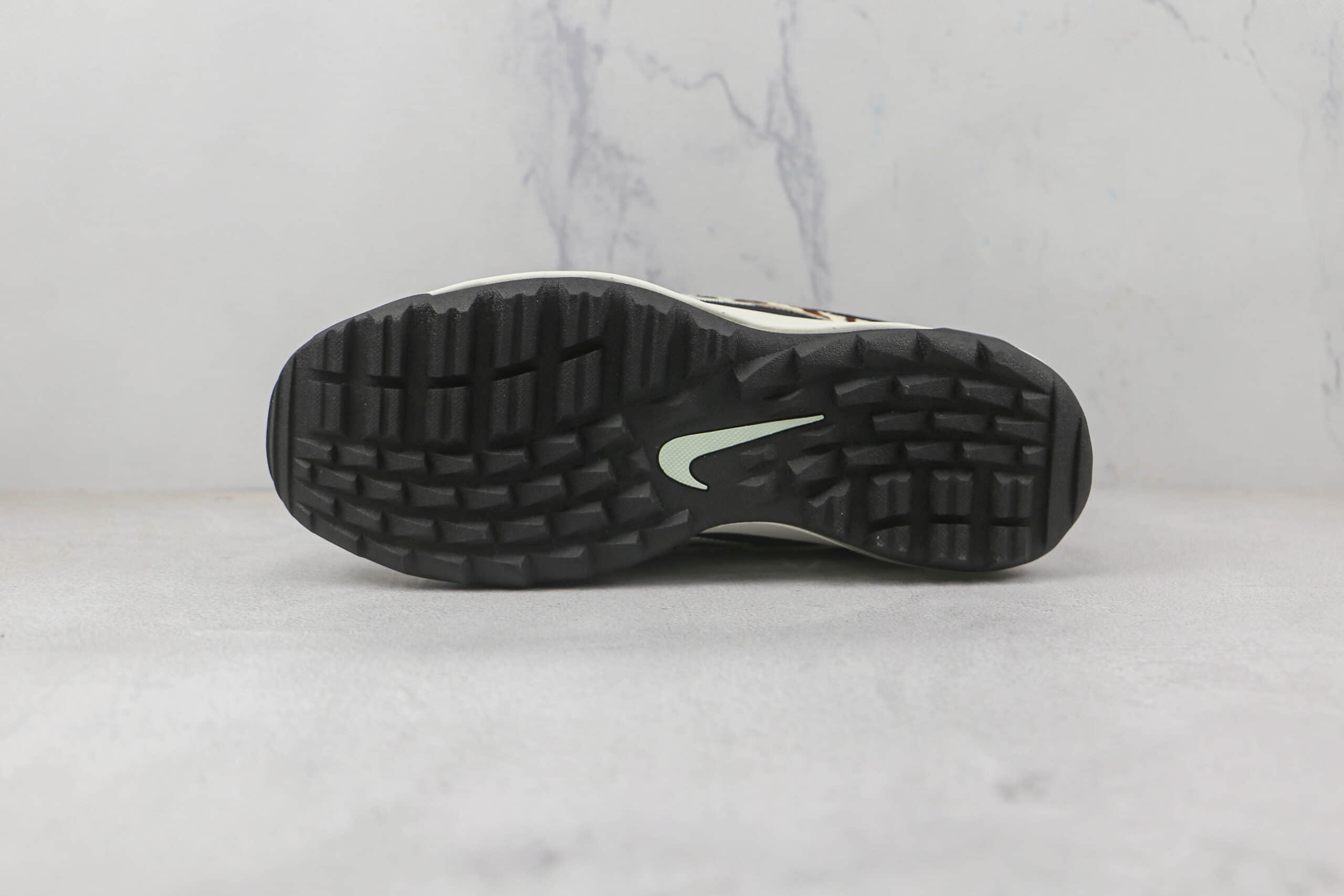 耐克Nike Air Max 97纯原版本黑斑马Max97高尔夫系列气垫鞋原楦头纸板打造 货号：DH1313-001