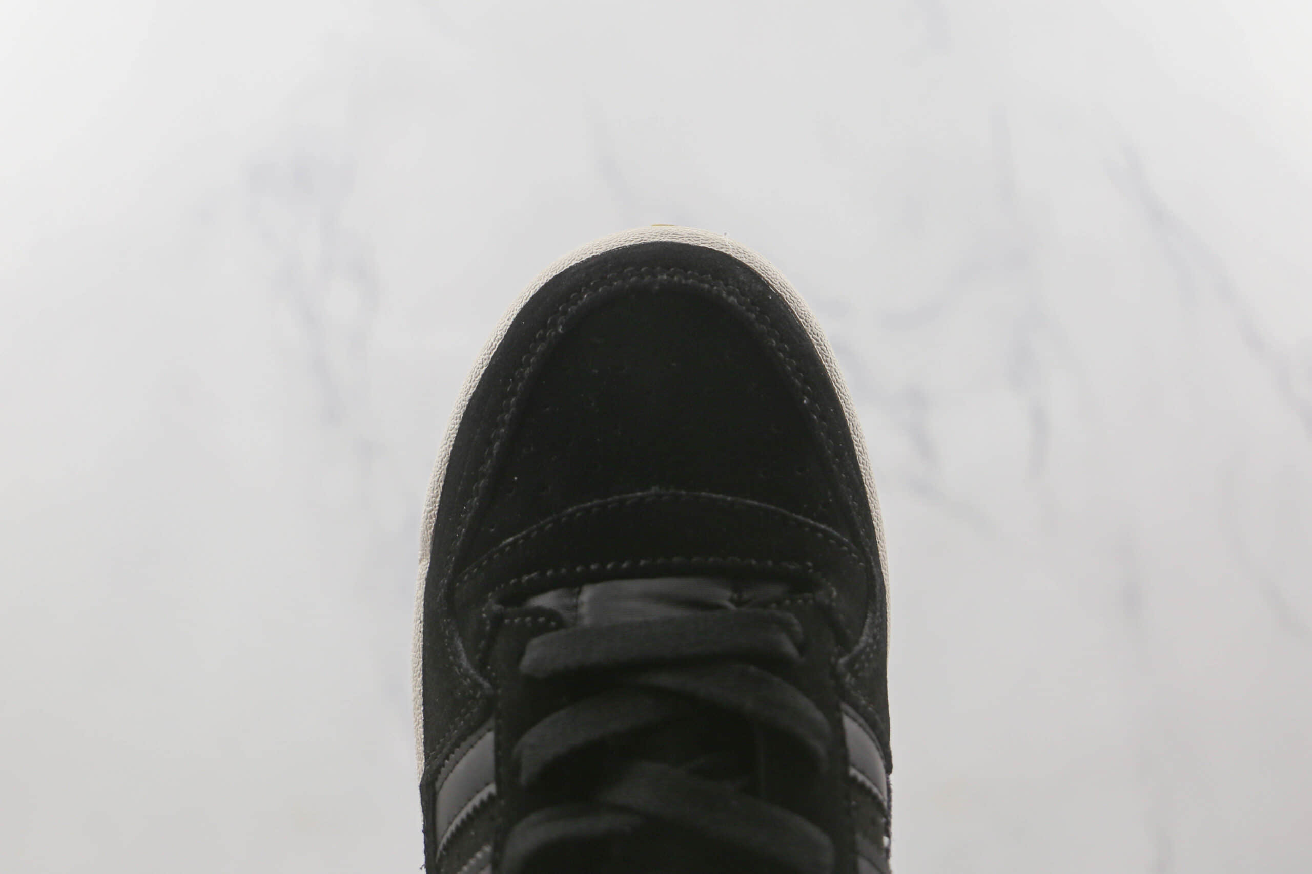 阿迪达斯Adidas originals Forum 84 low纯原版本魔术贴黑金色Forum84复古板鞋原盒原标 货号：Q46366