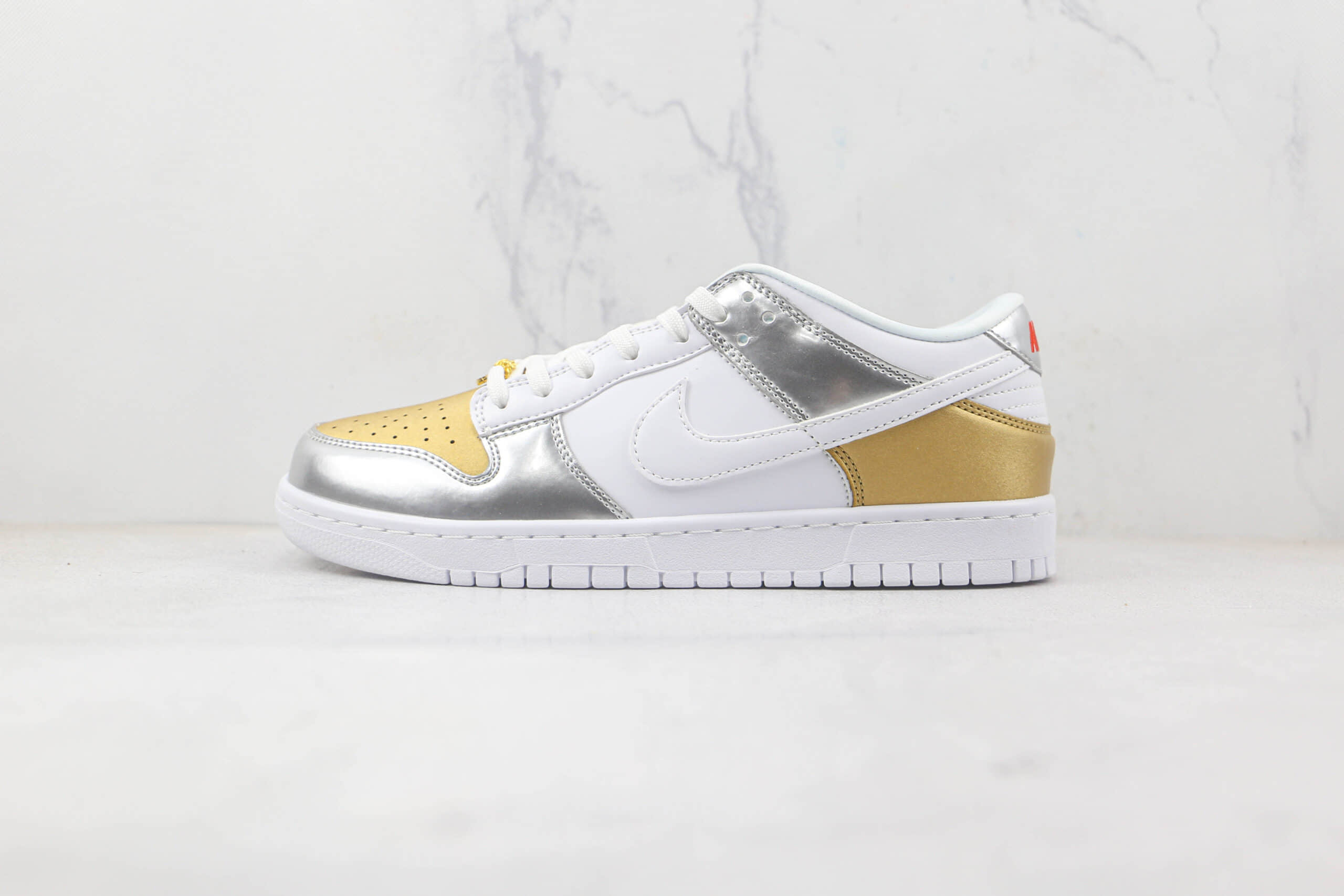 耐克Nike Dunk Low PRM Vast Grey纯原版本低帮DUNK白银金色板鞋原楦头纸板打造 货号：DH4403-700