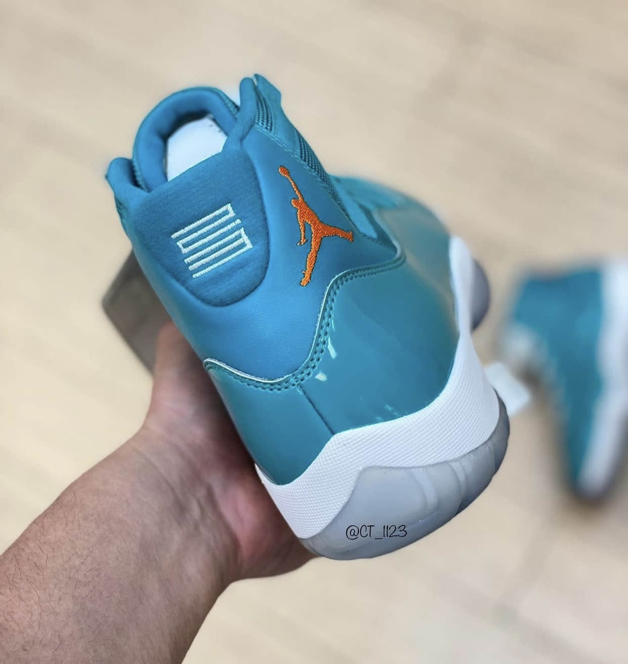 “海豚”AJ11 Sample实物曝光！会市售吗？