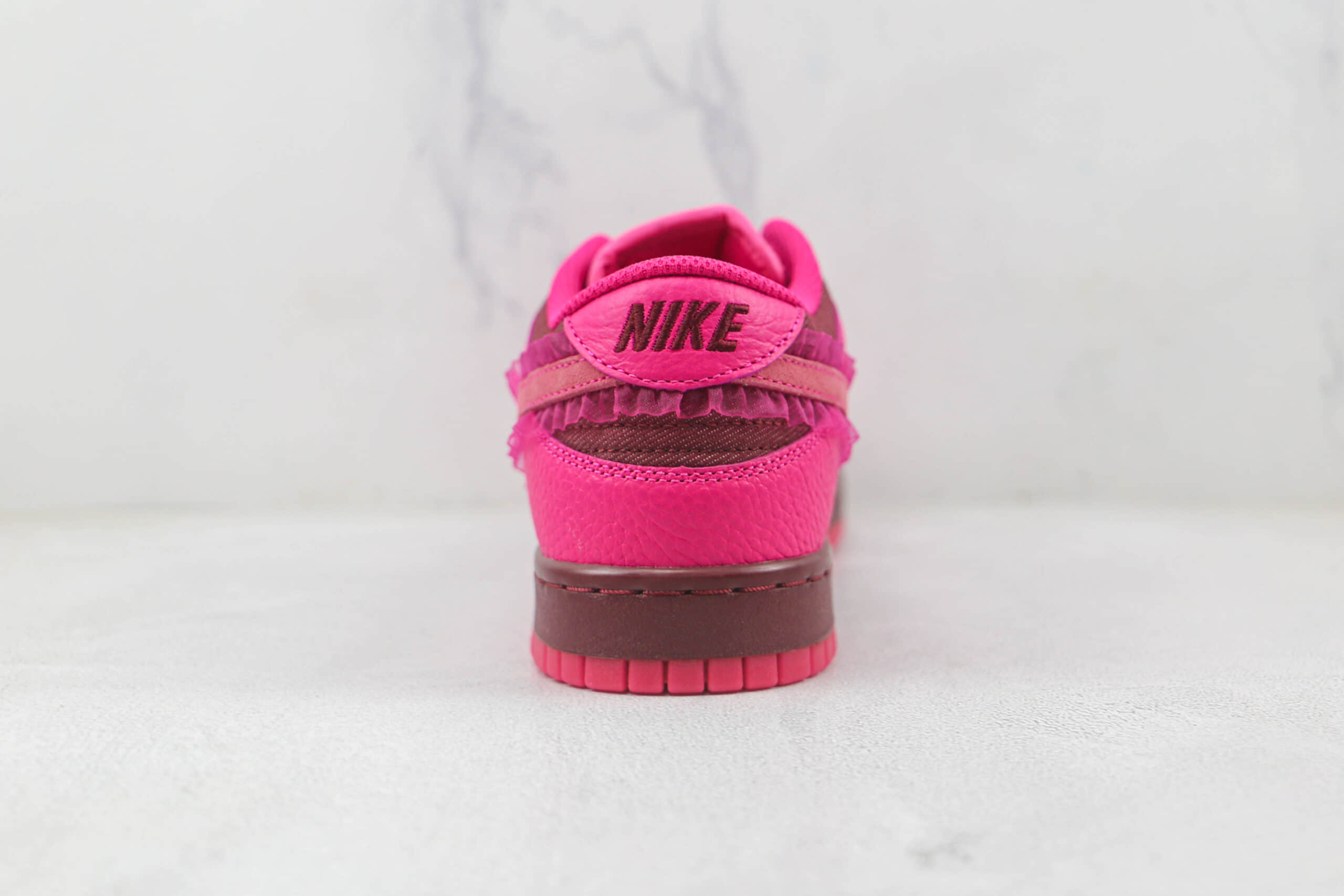 耐克Nike SB Dunk low纯原版本低帮SB DUNK情人节玫红雷斯配色板鞋原档案数据开发 货号：DQ9324-600