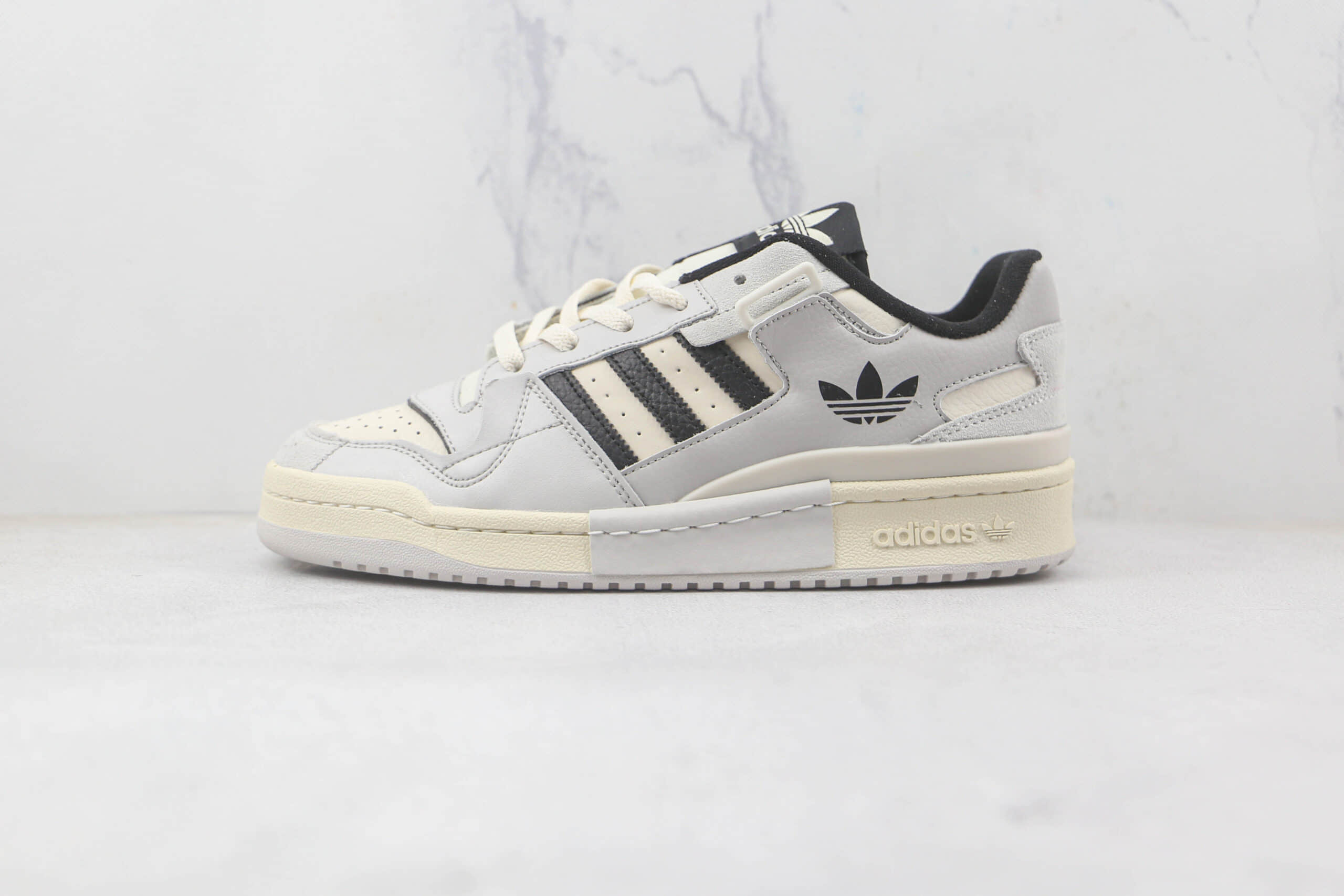 阿迪达斯Adidas originals Forum 84 low纯原版本低帮Forum84魔术贴复古板鞋原楦头纸板打造 货号：GX6284