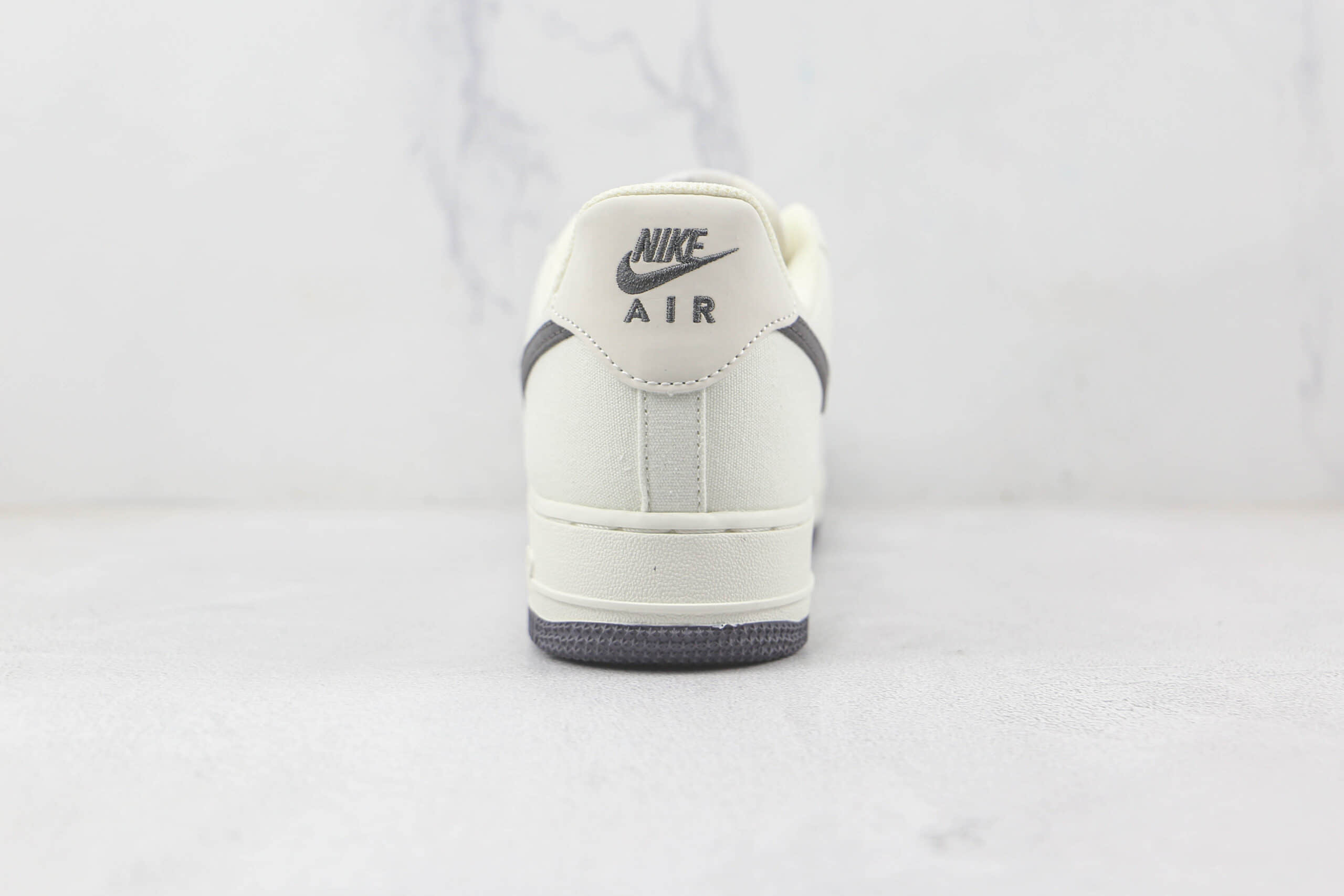 耐克Nike Air Force 1’07 Low纯原版本低帮空军一号白黑勾板鞋原档案数据开发 货号：DG2296-007