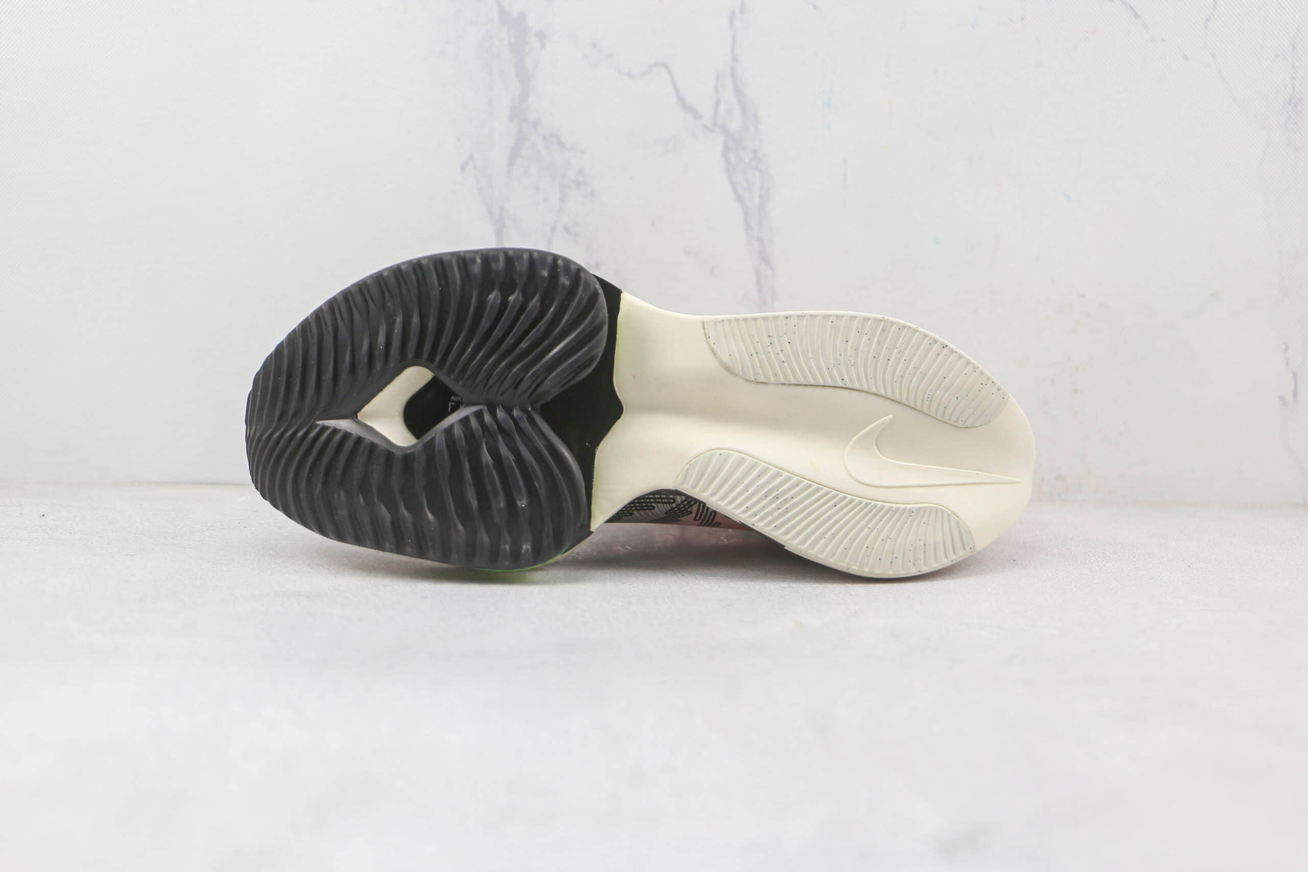耐克Nike Air Zoom Alphafly NEXT％公司级版本破2代马拉松气垫跑鞋灰黑色原楦开发 货号：DB0129-001