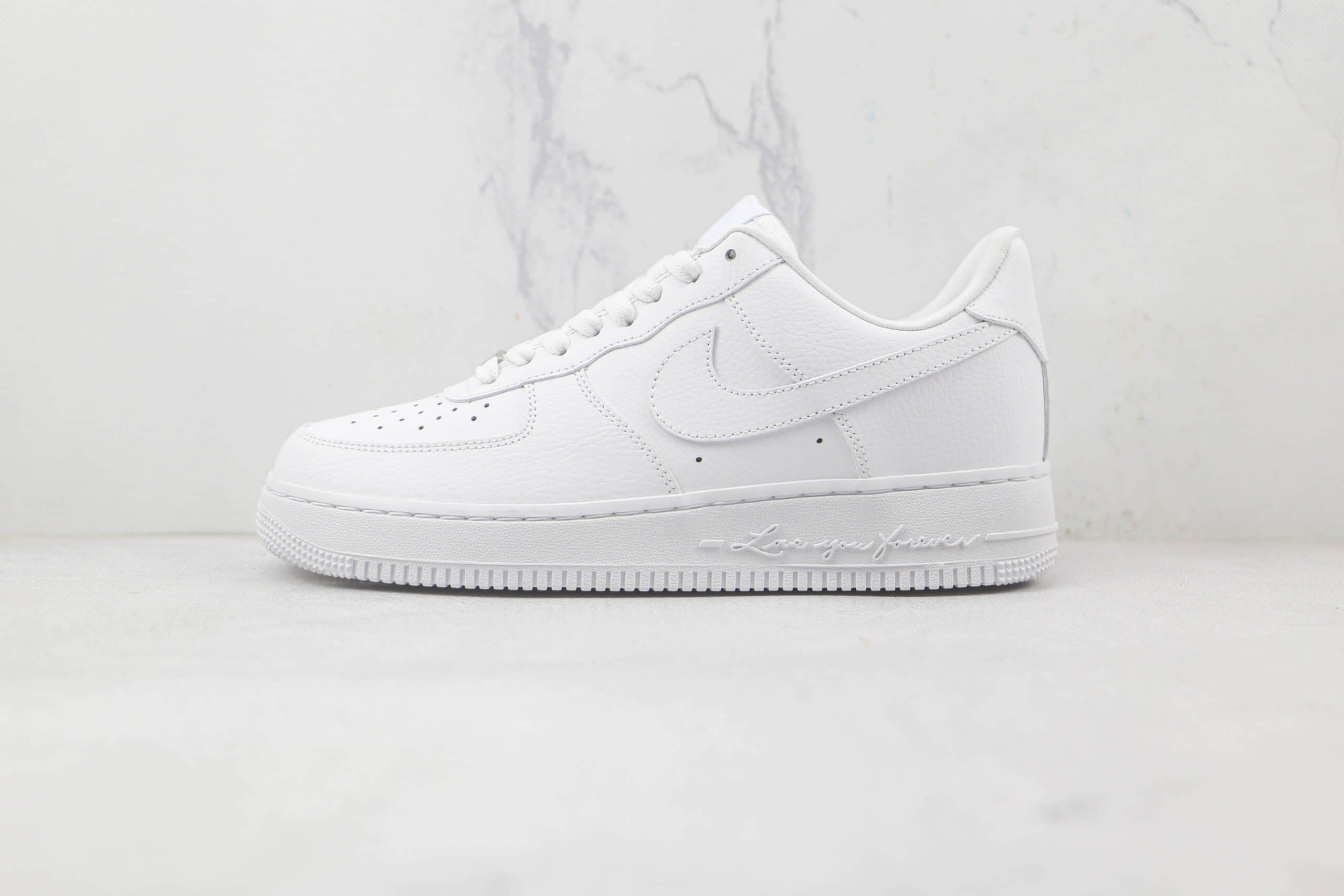 耐克Nike Air Force 1’07 Low纯原版本空军一号低帮AF1板鞋纯白字母印花原厂中底钢印 货号：CW2288-111