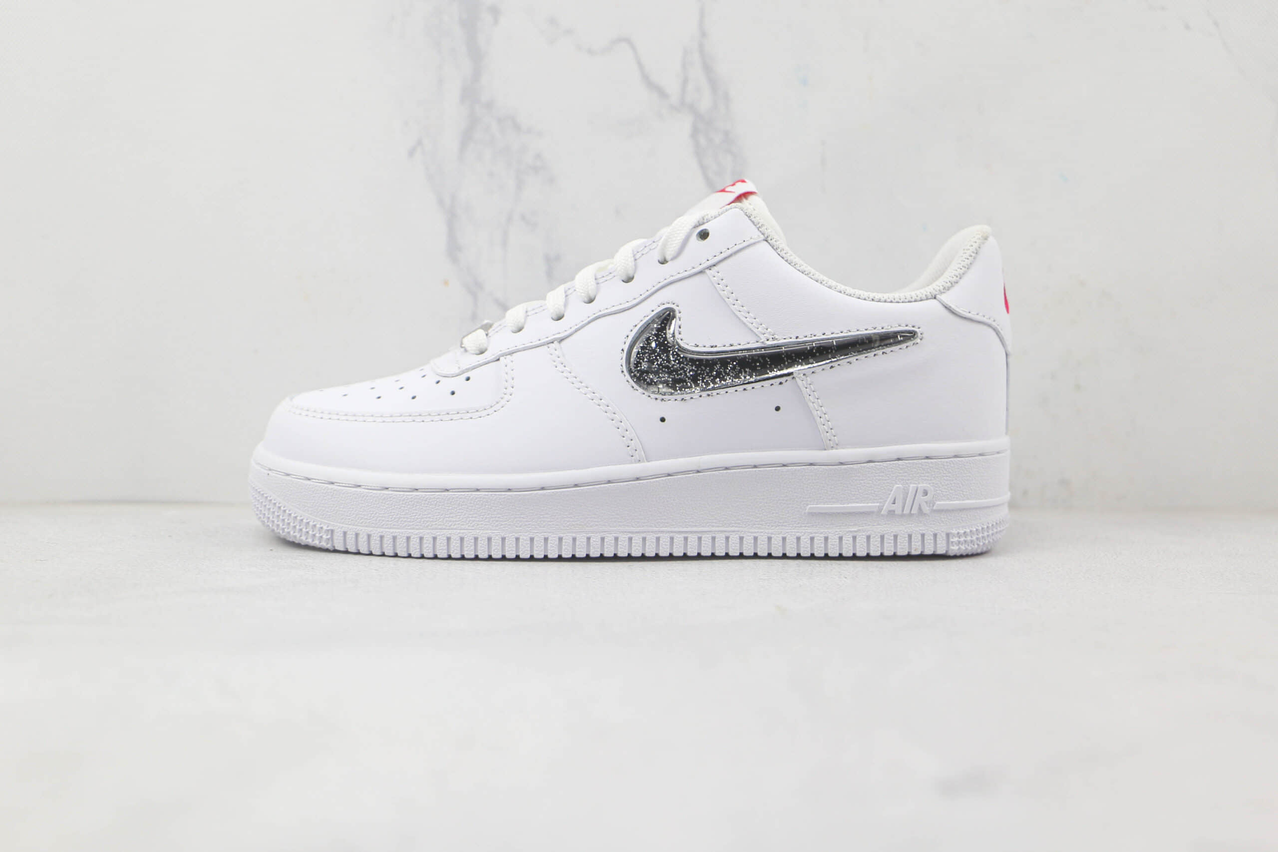 耐克Nike Air Force 1’07 Low纯原版本低帮AF1空军一号白色果冻钩原盒配件 货号：DC9651-100