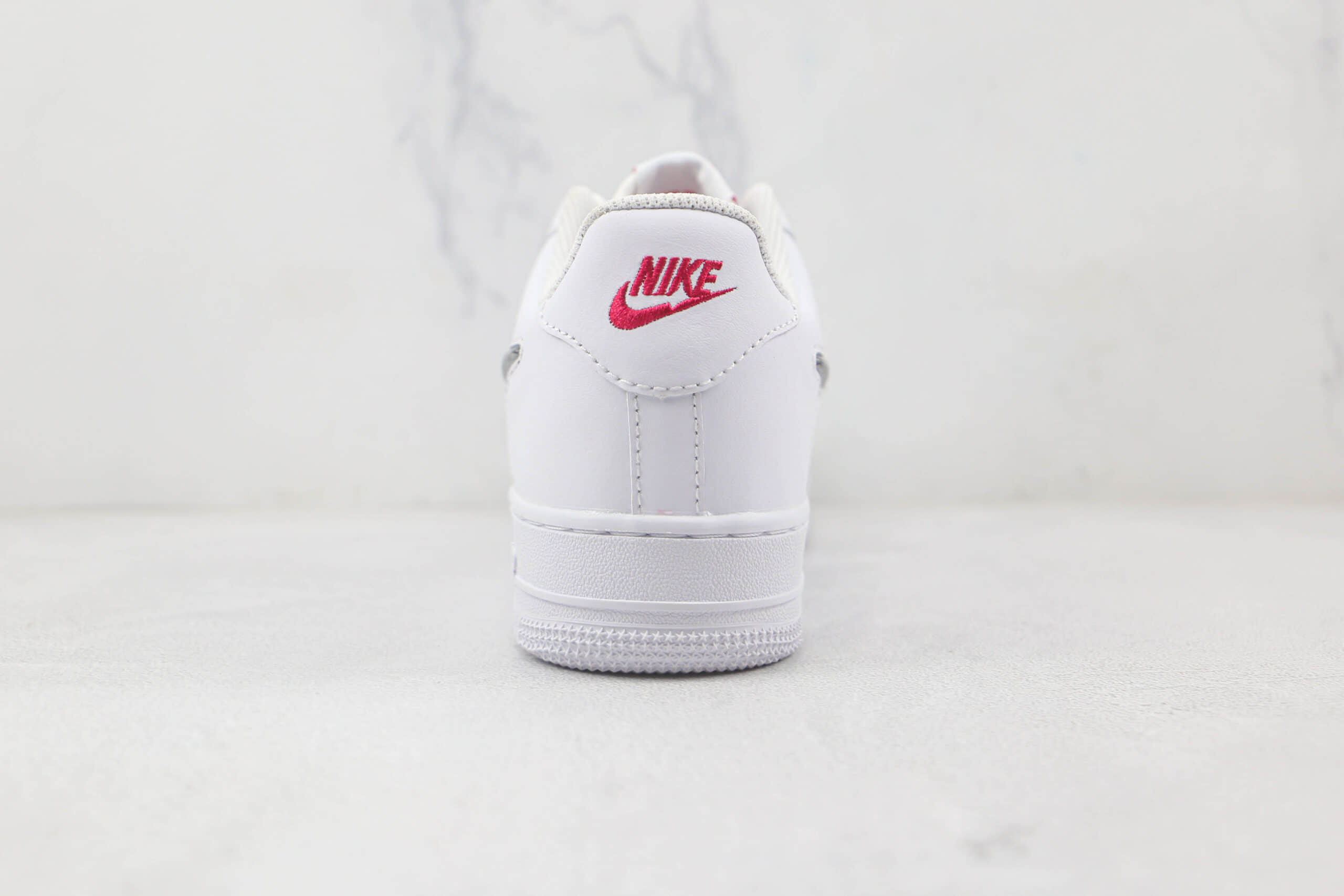 耐克Nike Air Force 1’07 Low纯原版本低帮AF1空军一号白色果冻钩原盒配件 货号：DC9651-100