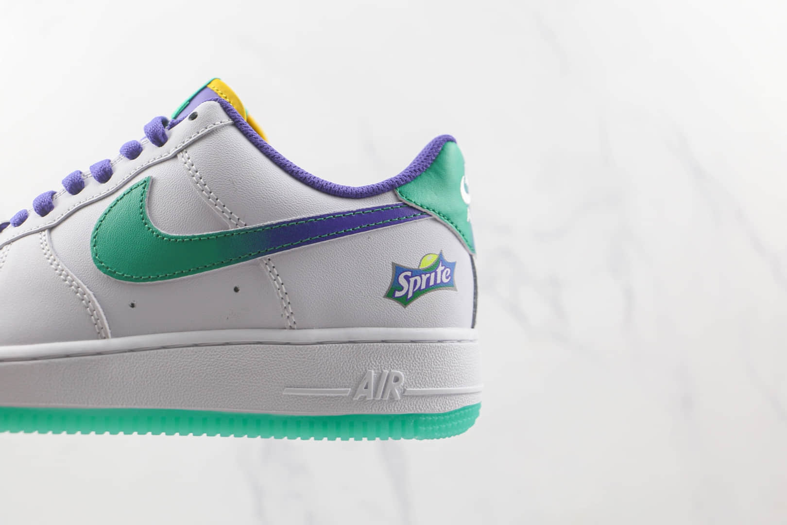 耐克Nike Air Force 1’07 Low纯原版本低帮AF1空军一号雪碧限定内置气垫 货号：BS8873-806