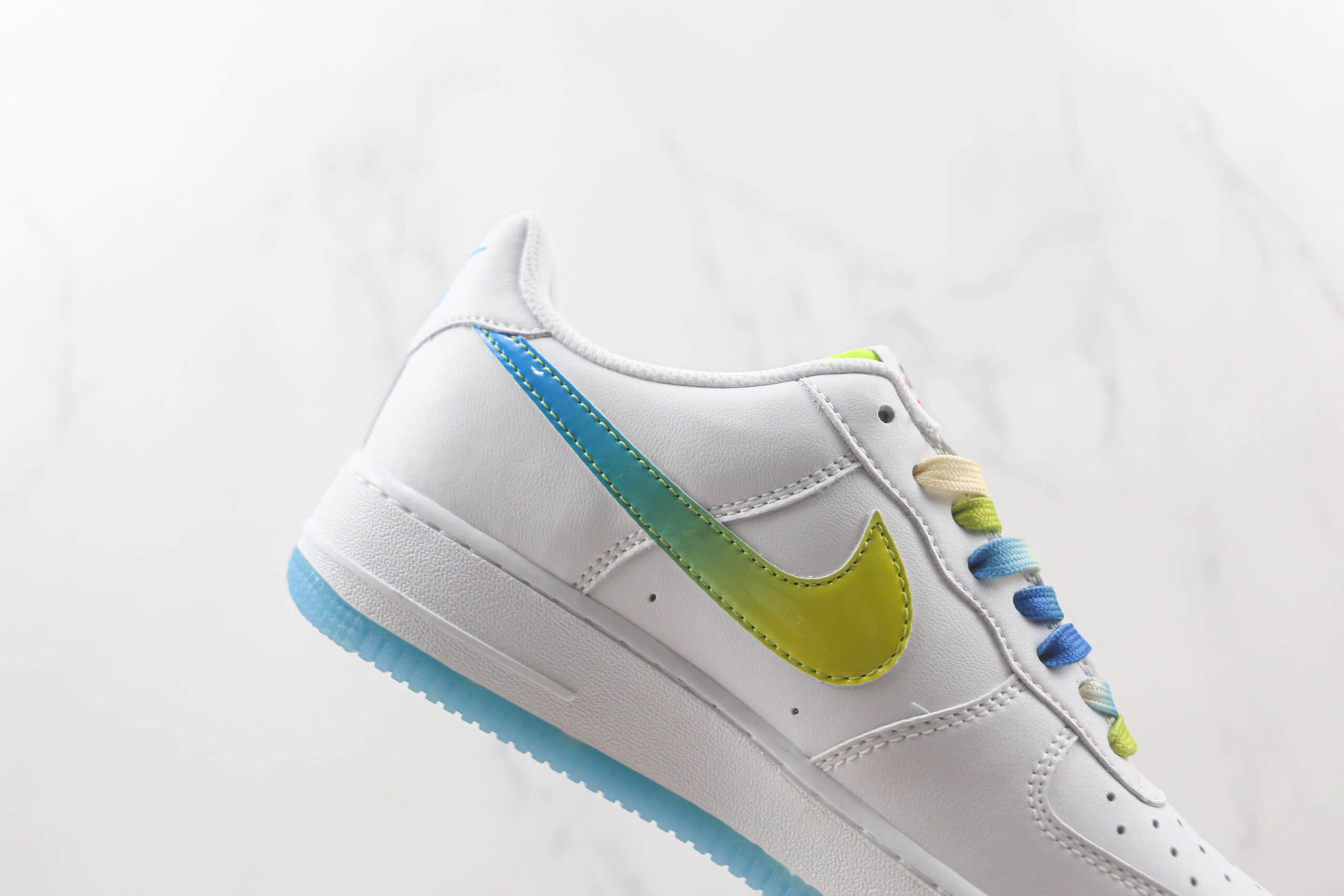 耐克Nike Air Force 1’07 Low纯原版本低帮空军一号渐变蓝绿勾板鞋内置气垫　货号：TO1232-111