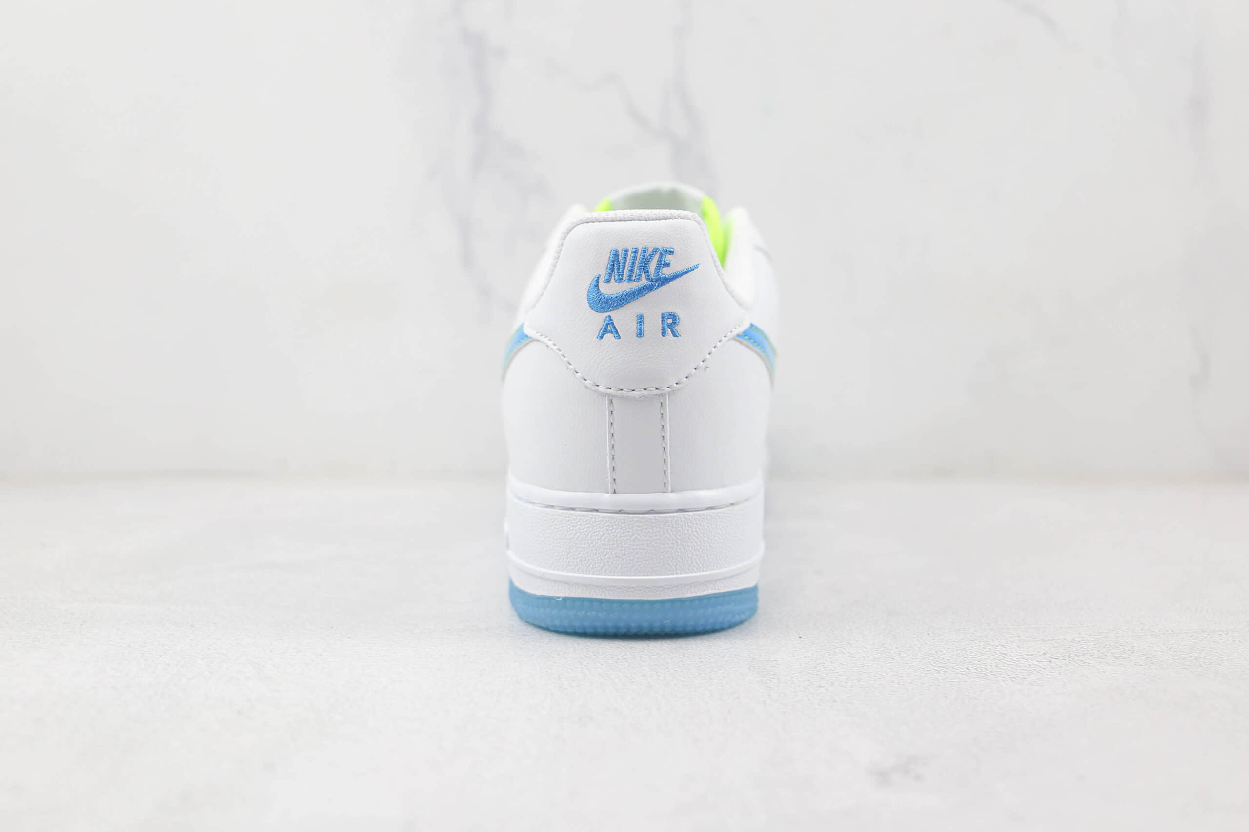 耐克Nike Air Force 1’07 Low纯原版本低帮空军一号渐变蓝绿勾板鞋内置气垫　货号：TO1232-111