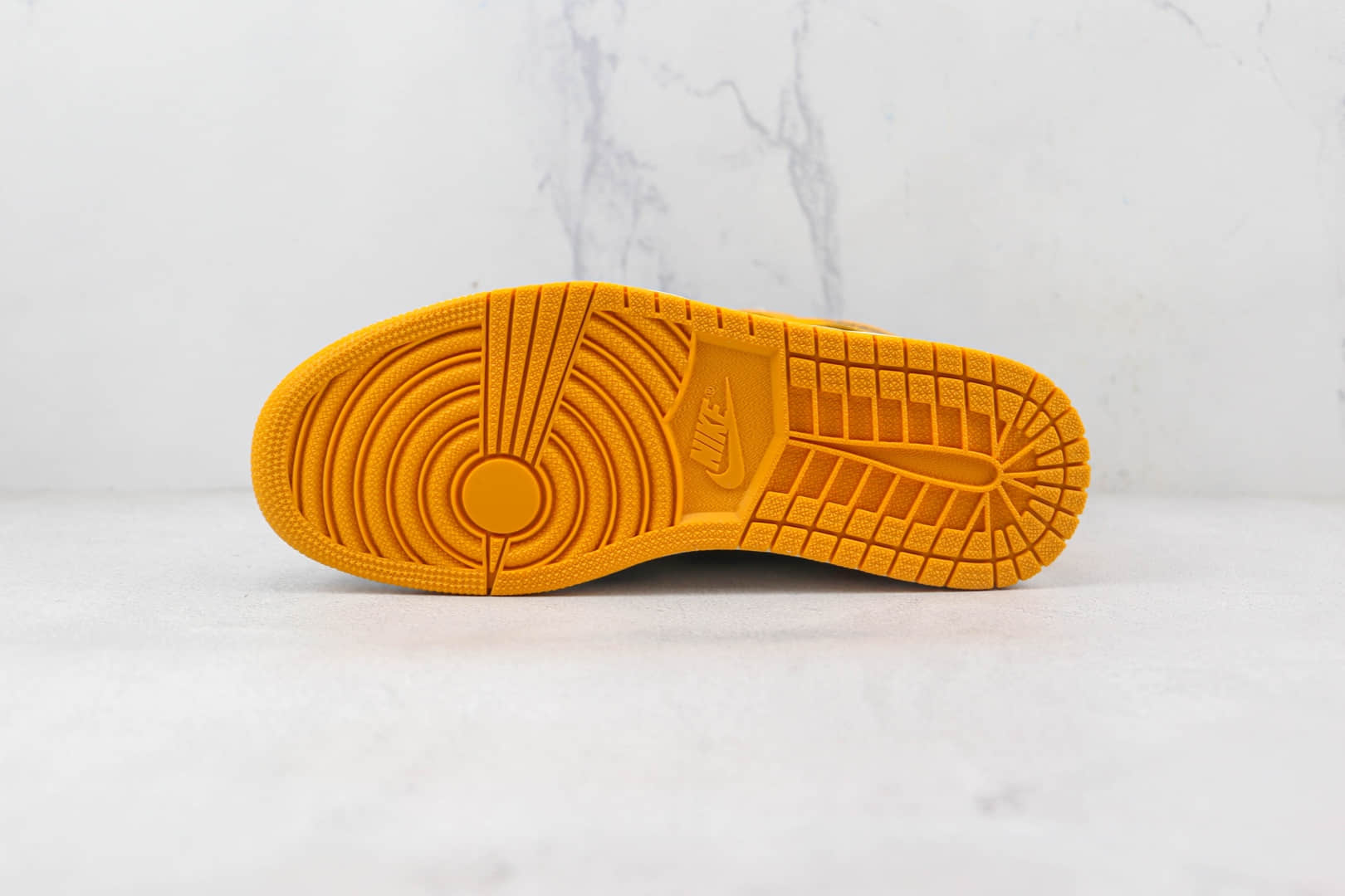 乔丹Air Jordan 1 High OG Yellow Toe纯原版本高帮AJ1黑黄脚趾篮球鞋原档案数据开发 货号：555088-711