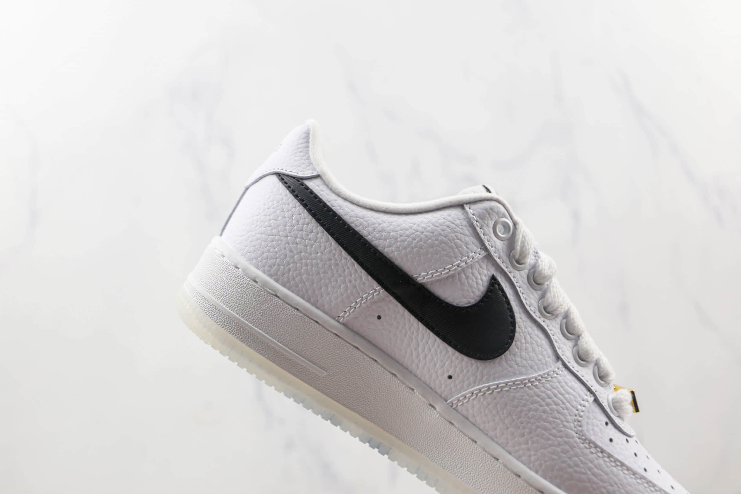 耐克Nike Air Force 1’07 Low纯原版本低帮空军一号白黑勾透明底板鞋原楦头纸板打造 货号：DX2305-100