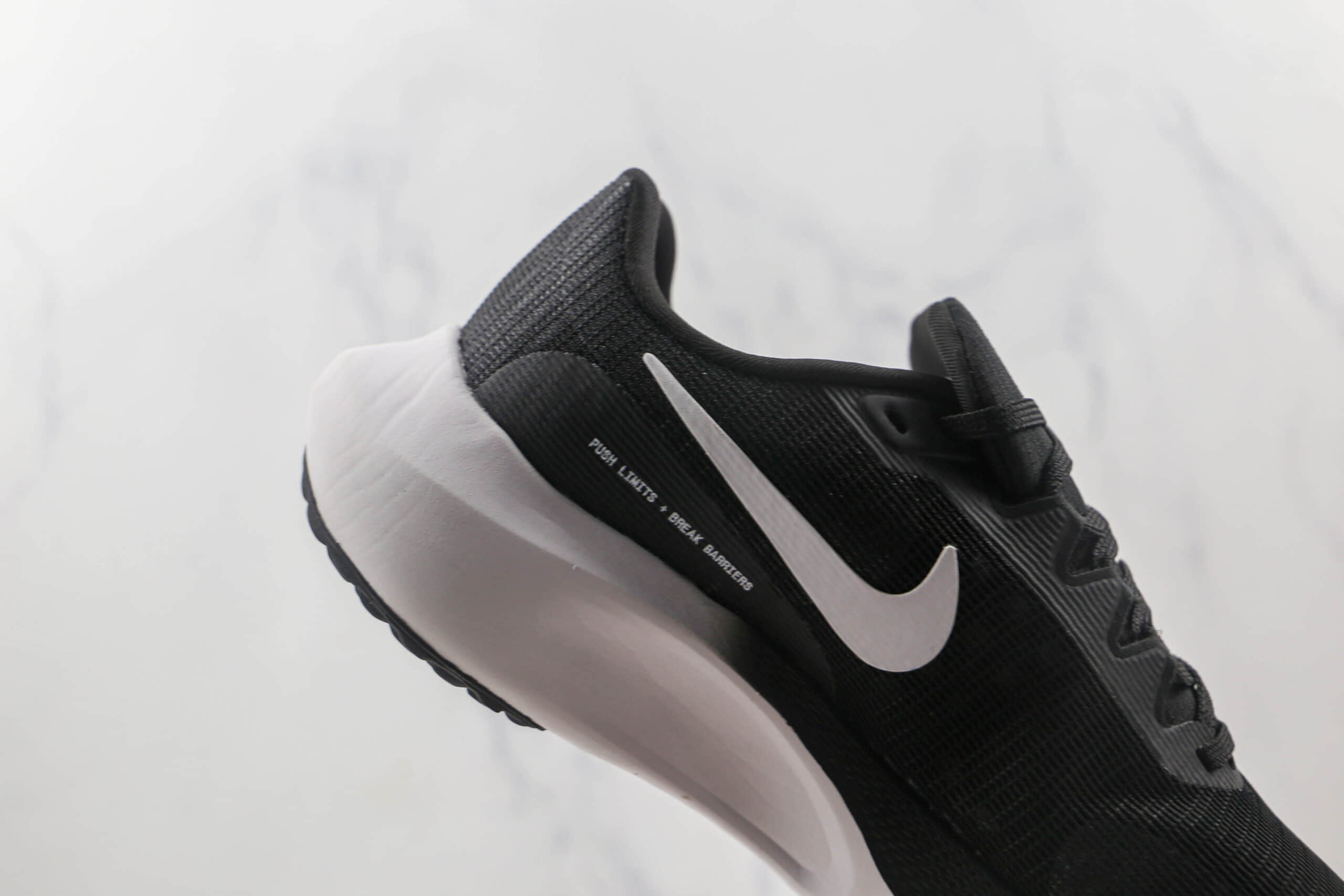 耐克NikeZoom Fly 5纯原版本黑色碳板跑步鞋原档案数据开发 货号：DM8968-001