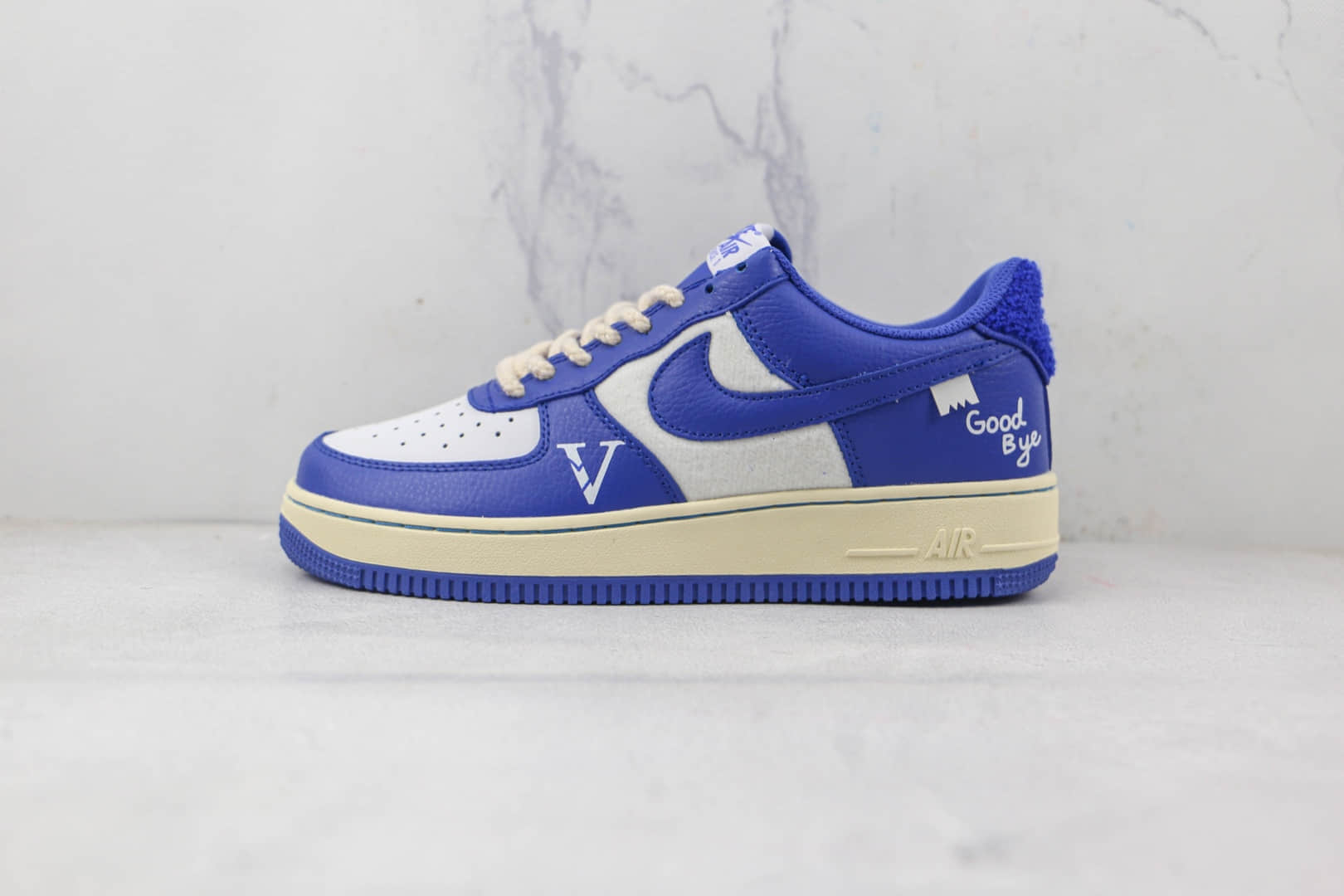 耐克Nike Air Force 1’07 Low纯原版本低帮空军一号Good Bye印花蓝色板鞋原楦头纸板打造 货号：DO5220-165