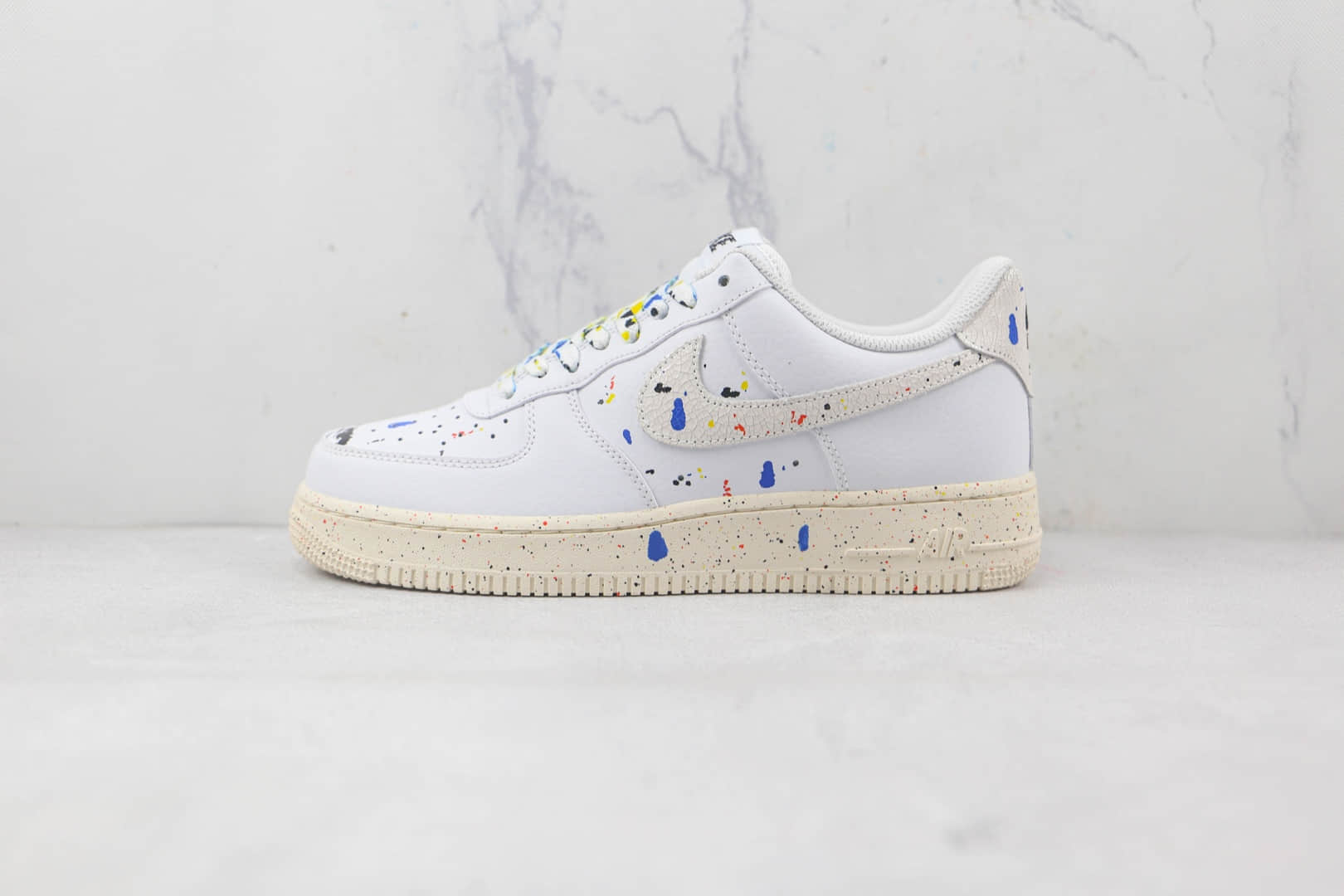 耐克Nike Air Force 1’07 Low纯原版本低帮空军一号彩虹斑点配色板鞋内置气垫 货号：CZ0330-100