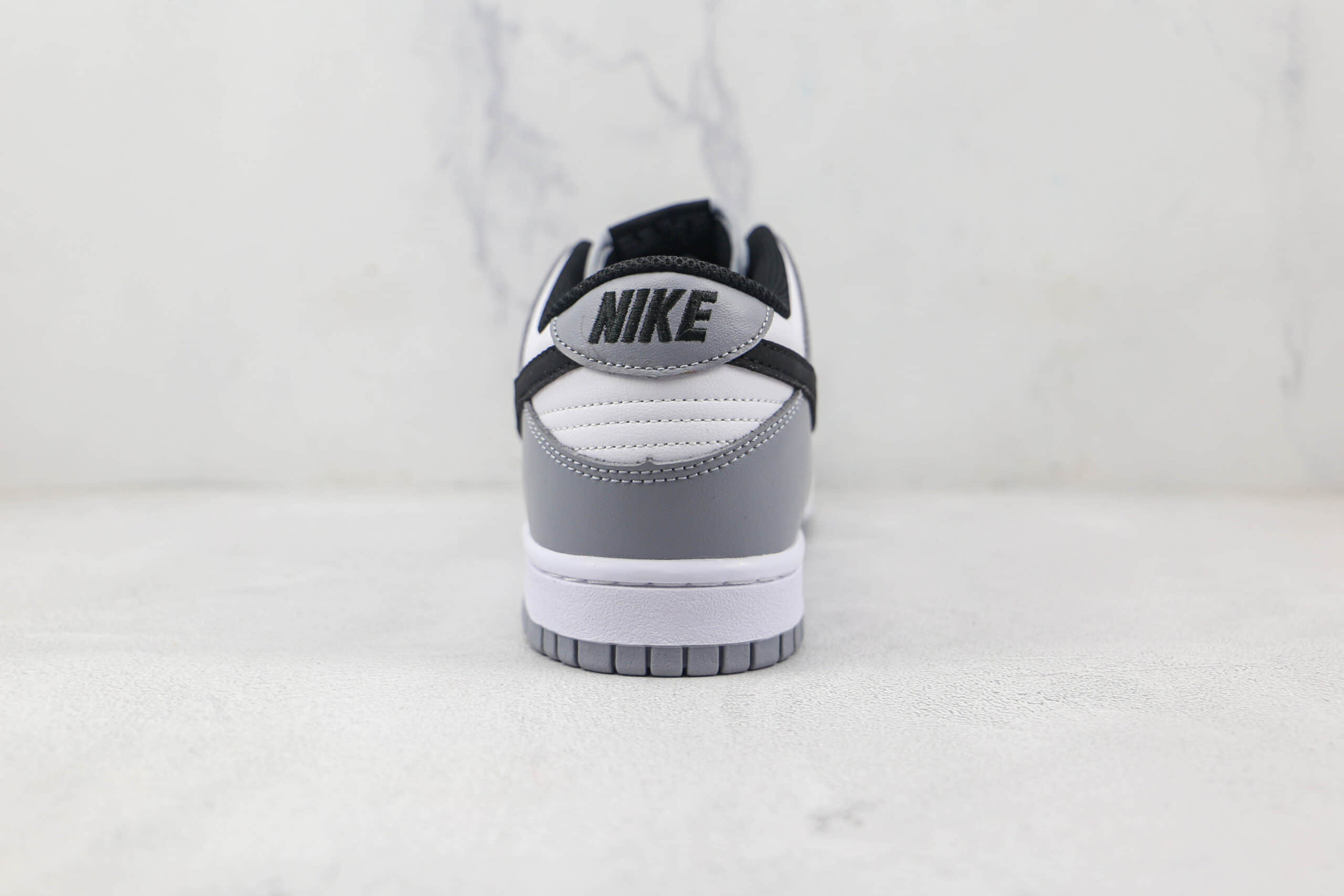 耐克Nike SB Dunk low纯原版本低帮SB DUNK白灰黑勾板鞋内置气垫 货号：316272-092