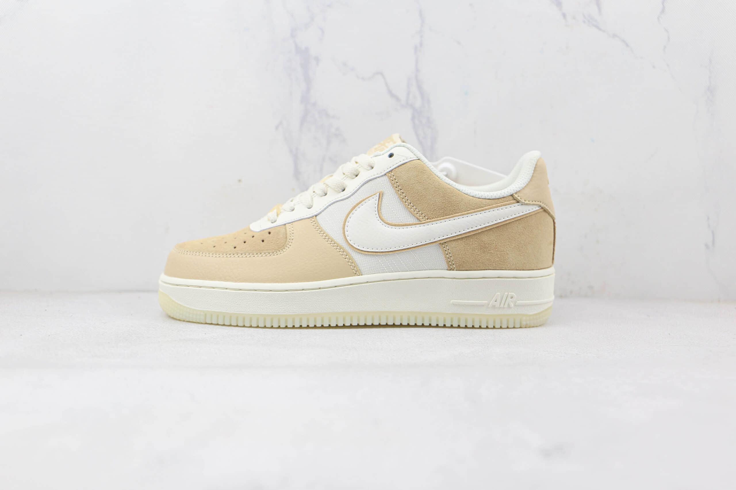 耐克Nike Air Force 1’07 Low纯原版本低帮空军一号米黄色板鞋内置气垫 货号：AO2425-200