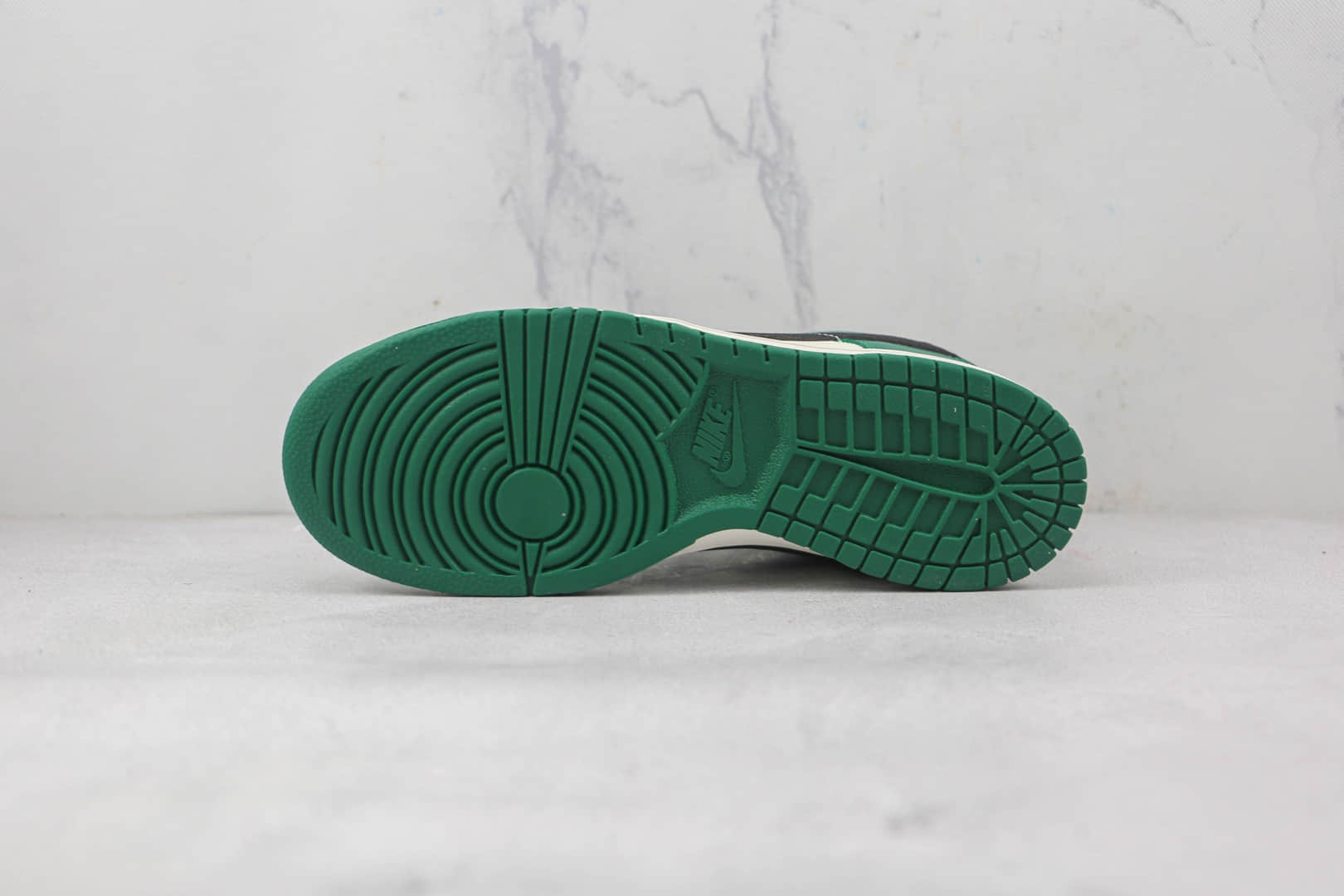 耐克Nike SB Dunk Low纯原版本低帮SB DUNK白绿黑钩板鞋原档案数据开发 货号：DR9654-100
