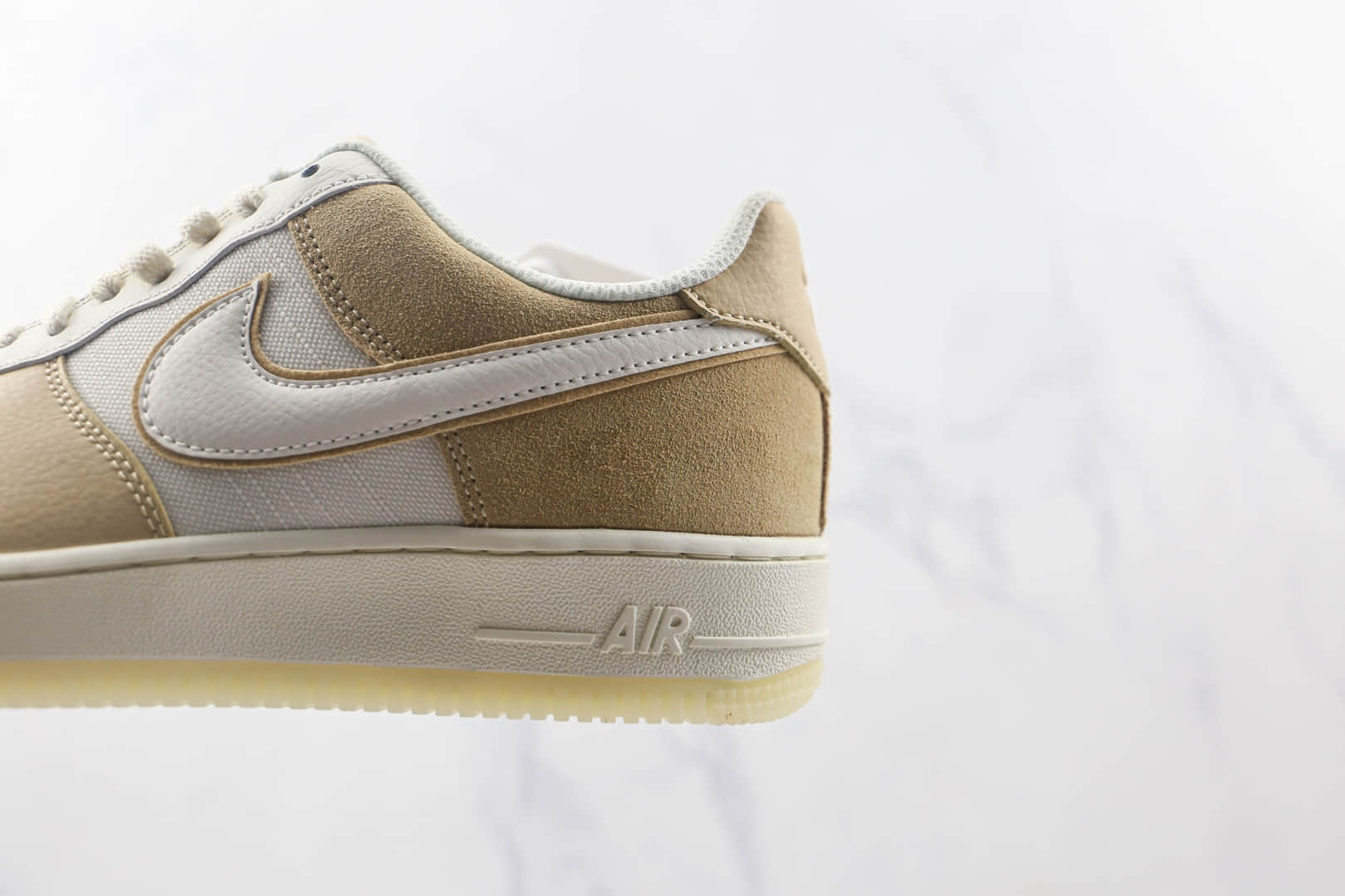 耐克Nike Air Force 1’07 Low纯原版本低帮空军一号米黄色板鞋内置气垫 货号：AO2425-200