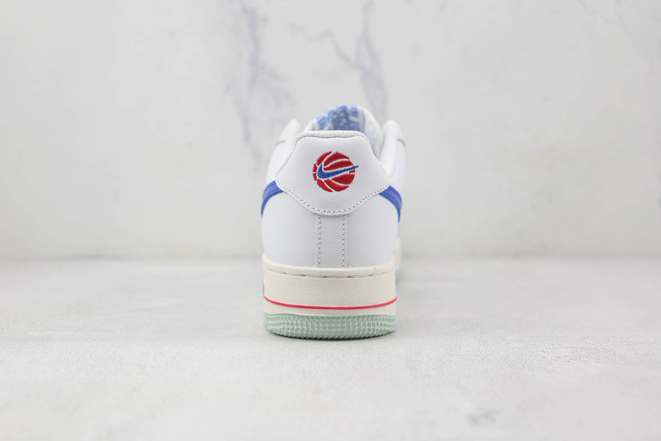 耐克Nike Air Force 1 07 Low纯原版本低帮空军一号纯白蓝钩板鞋内置气垫 货号：DX2660-100