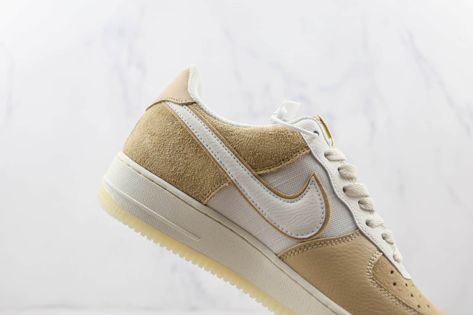 耐克Nike Air Force 1’07 Low纯原版本低帮空军一号米黄色板鞋内置气垫 货号：AO2425-200