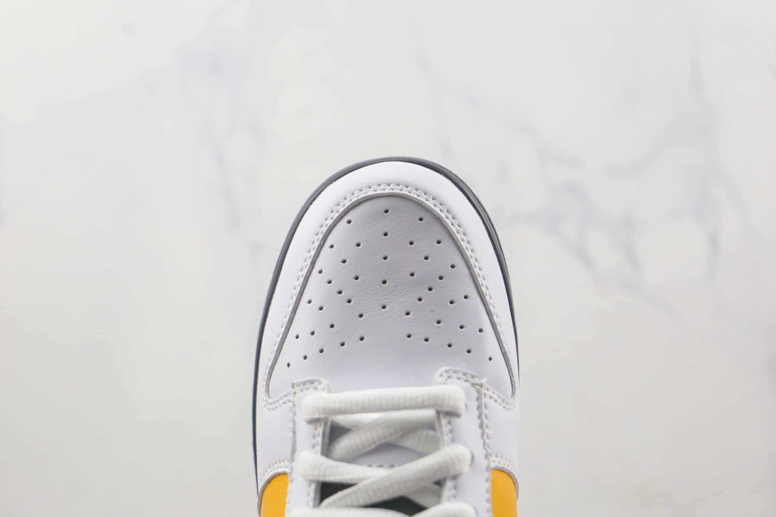 耐克Nike SB Dunk Low Pro纯原版本低帮SB DUNK 白灰黄科比8-24配色板鞋内置气垫原盒原标货号:LF2428-001-莆田高仿鞋Fake网 耐克Nike SB Dunk Low Pro纯原版本低帮SB DUNK 白灰黄科比8-24配色板鞋内置气垫原盒原标货号:LF2428-001-莆田高仿鞋Fake网