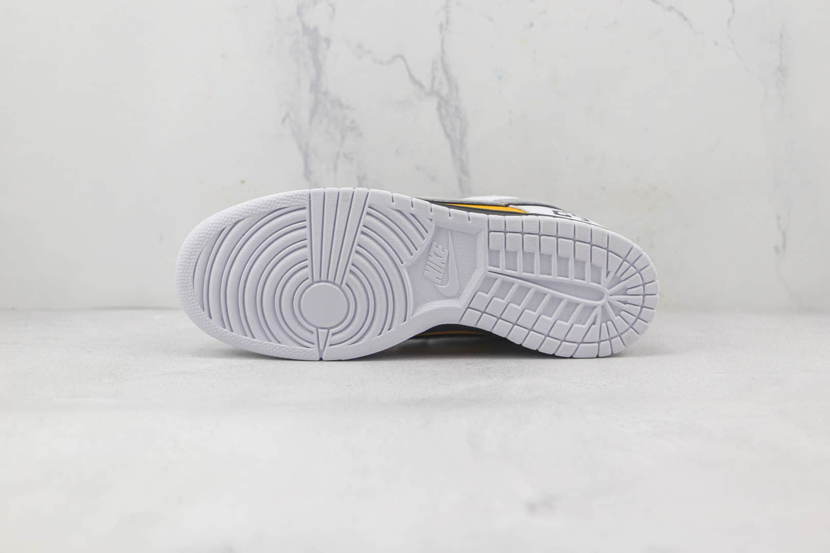 耐克Nike SB Dunk Low Pro纯原版本低帮SB DUNK白灰黄科比8-24配色板鞋内置气垫原盒原标 货号：LF2428-001