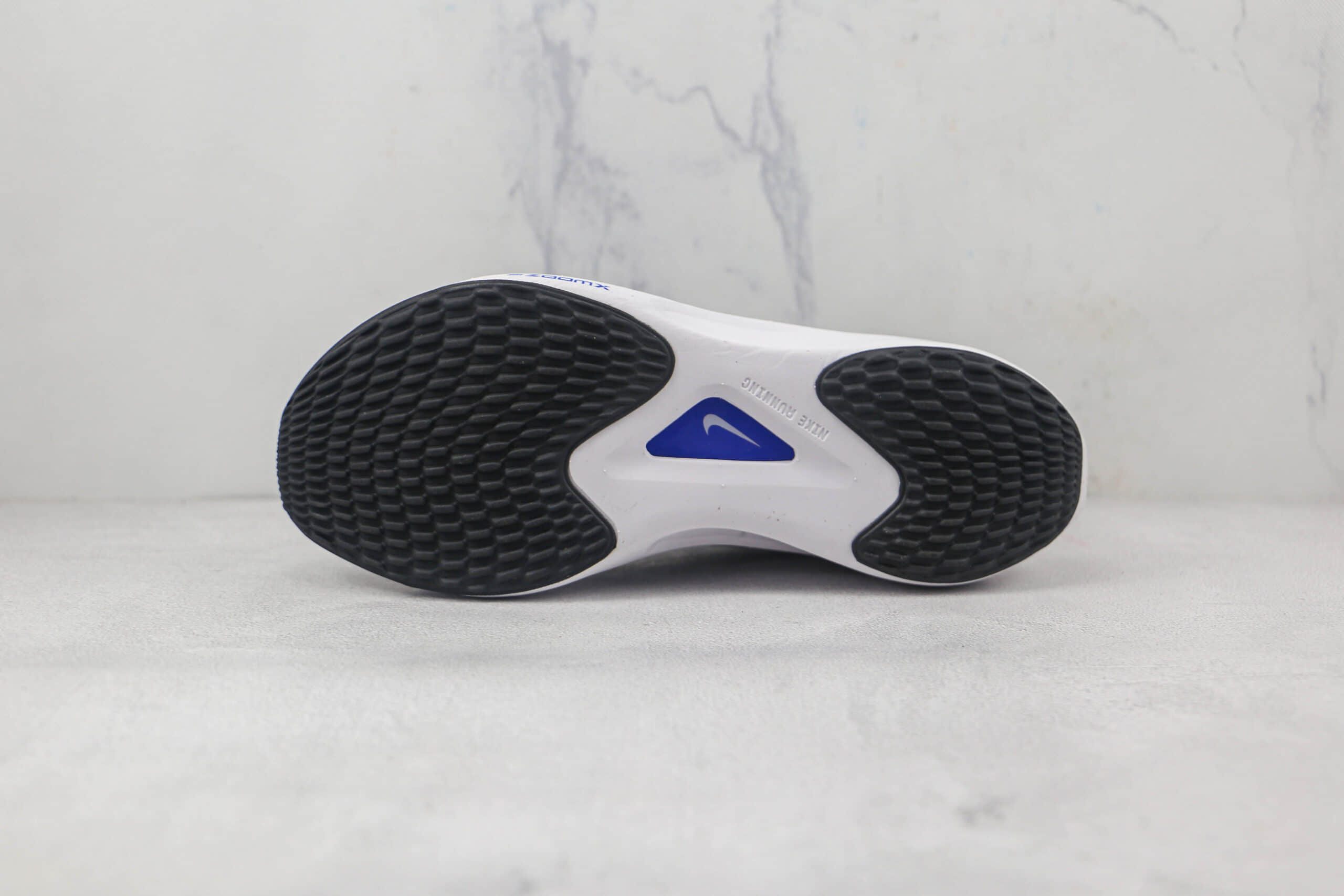 耐克Nike Zoom Fly 5纯原版本白黑蓝色Fly5碳板跑步鞋原楦头纸板打造 货号：DM8968-100