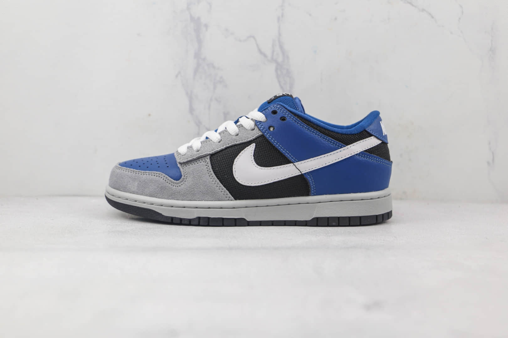 耐克Nike SB Dunk Low Warriors纯原版本低帮SB DUNK皇家蓝灰色绒面大学白勾板鞋内置气垫 货号：304292-013