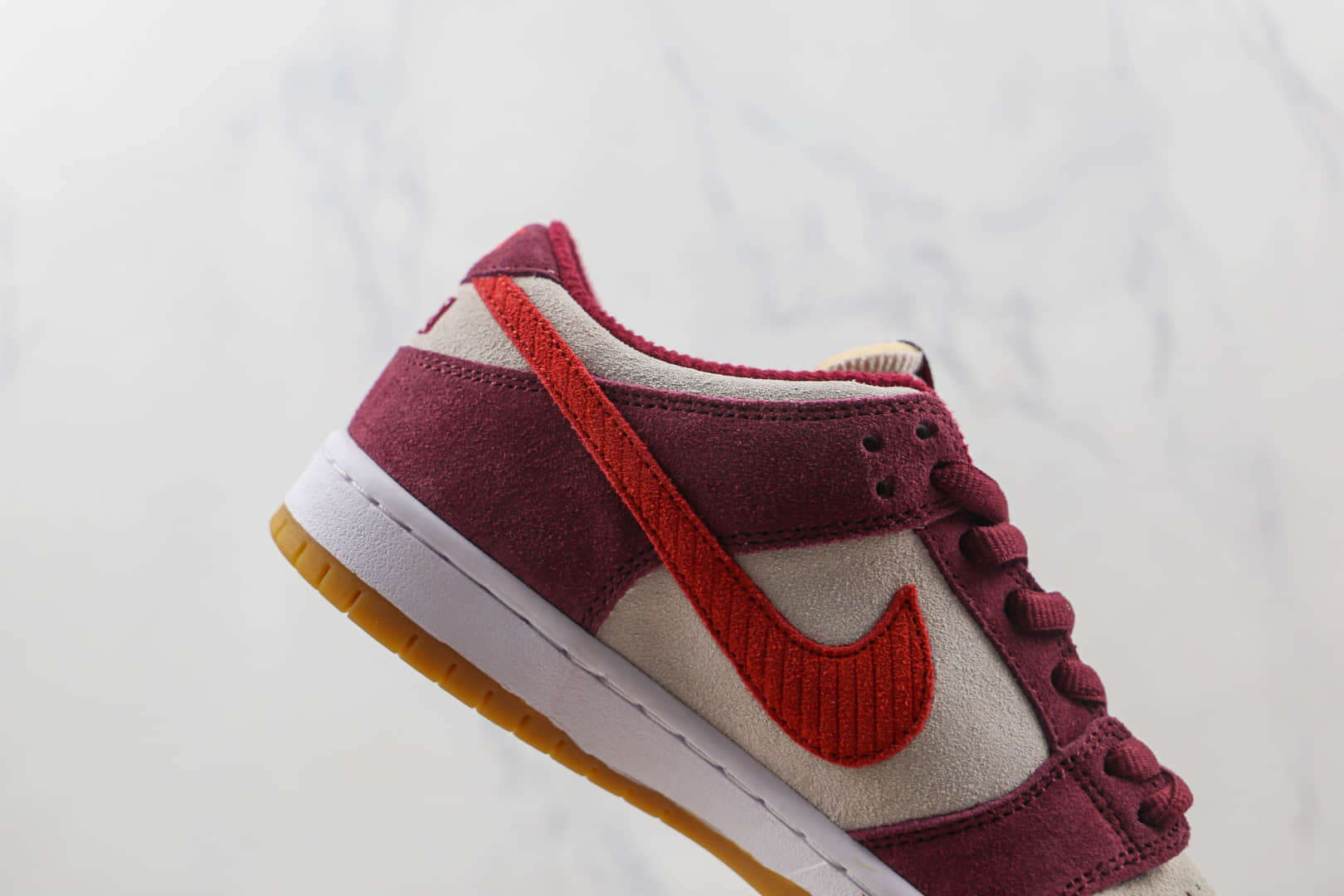 耐克Nike SB Dunk Low Pro Color纯原版本低帮SB DUNK灯芯绒酒红色板鞋内置气垫 货号：DX4589-600