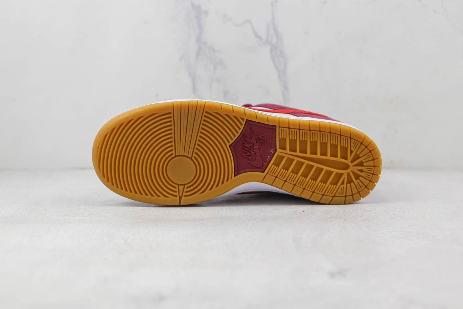 耐克Nike SB Dunk Low Pro Color纯原版本低帮SB DUNK灯芯绒酒红色板鞋内置气垫 货号：DX4589-600