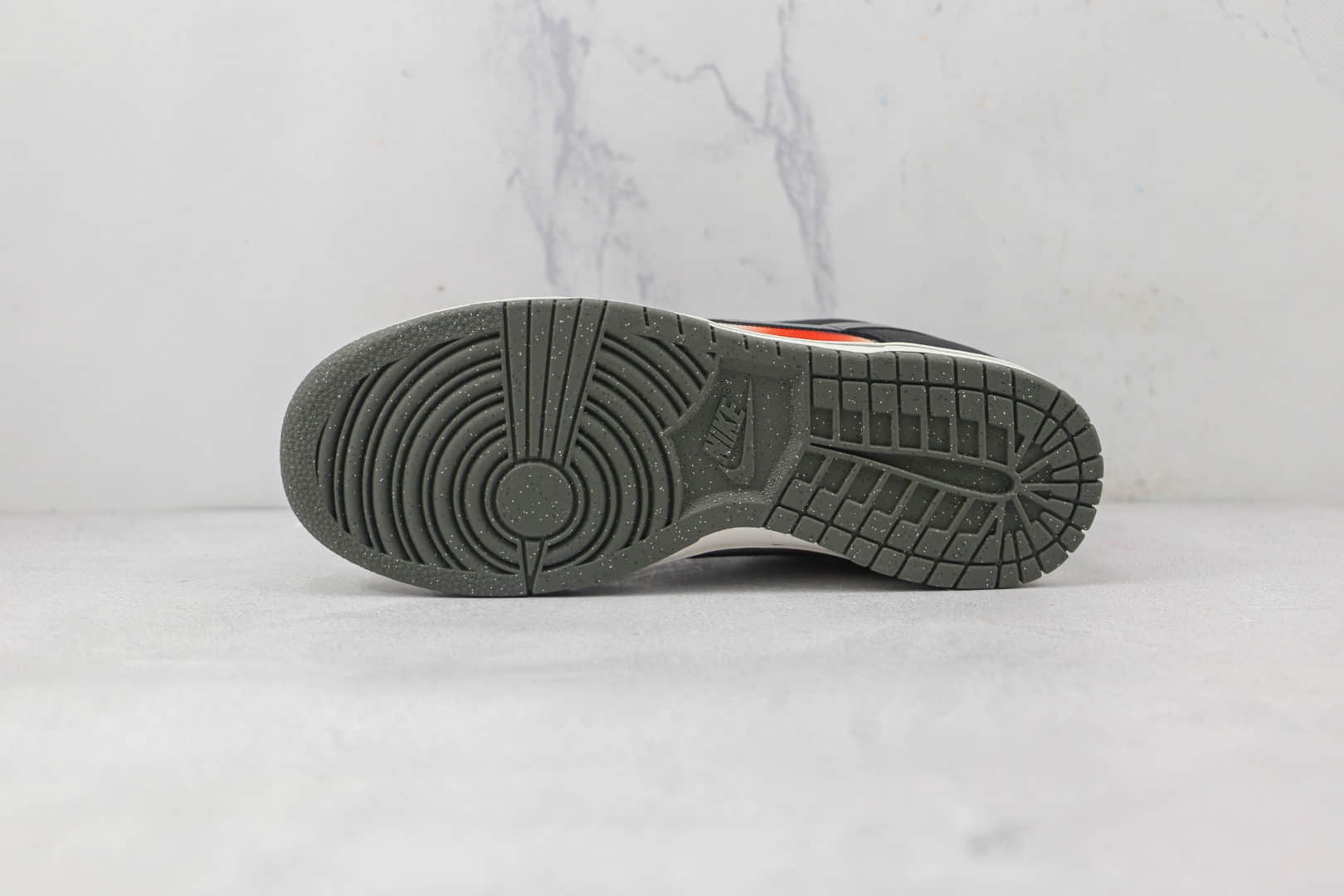 耐克Nike SB Zoom Dunk Low Graffti纯原版本低帮SB DUNK黑橙色板鞋原楦头纸板打造 货号：DM0108-001