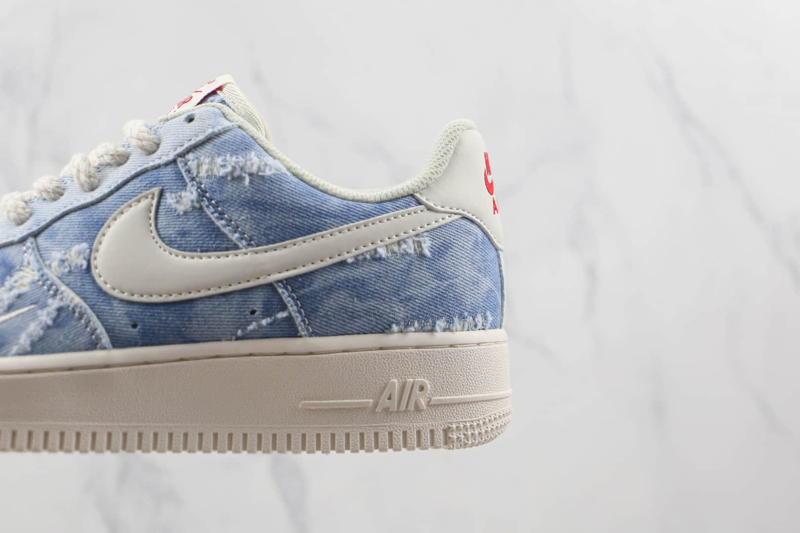 耐克Nike Air Force1纯原版本低帮空军一号牛仔做旧配色板鞋内置气垫原盒原标 货号：DY1830-100