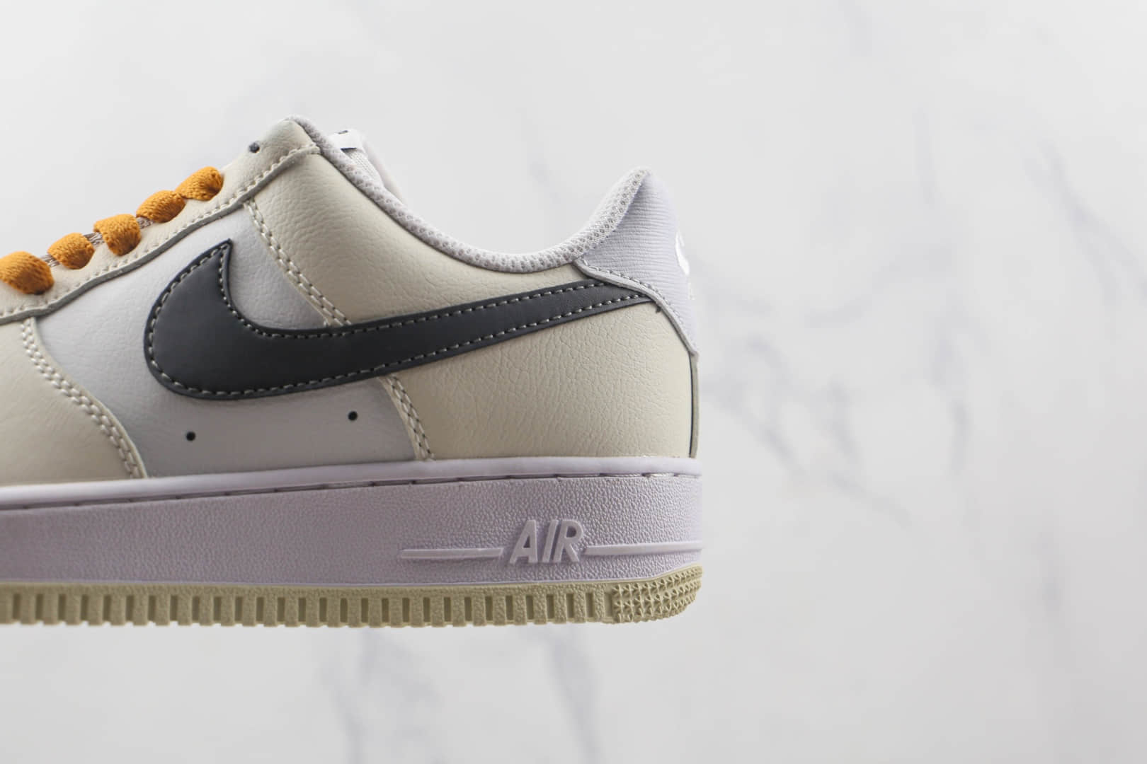 耐克Nike Air Force1纯原版本低帮空军一号白黄灰钩板鞋内置气垫 货号：CW2288-200