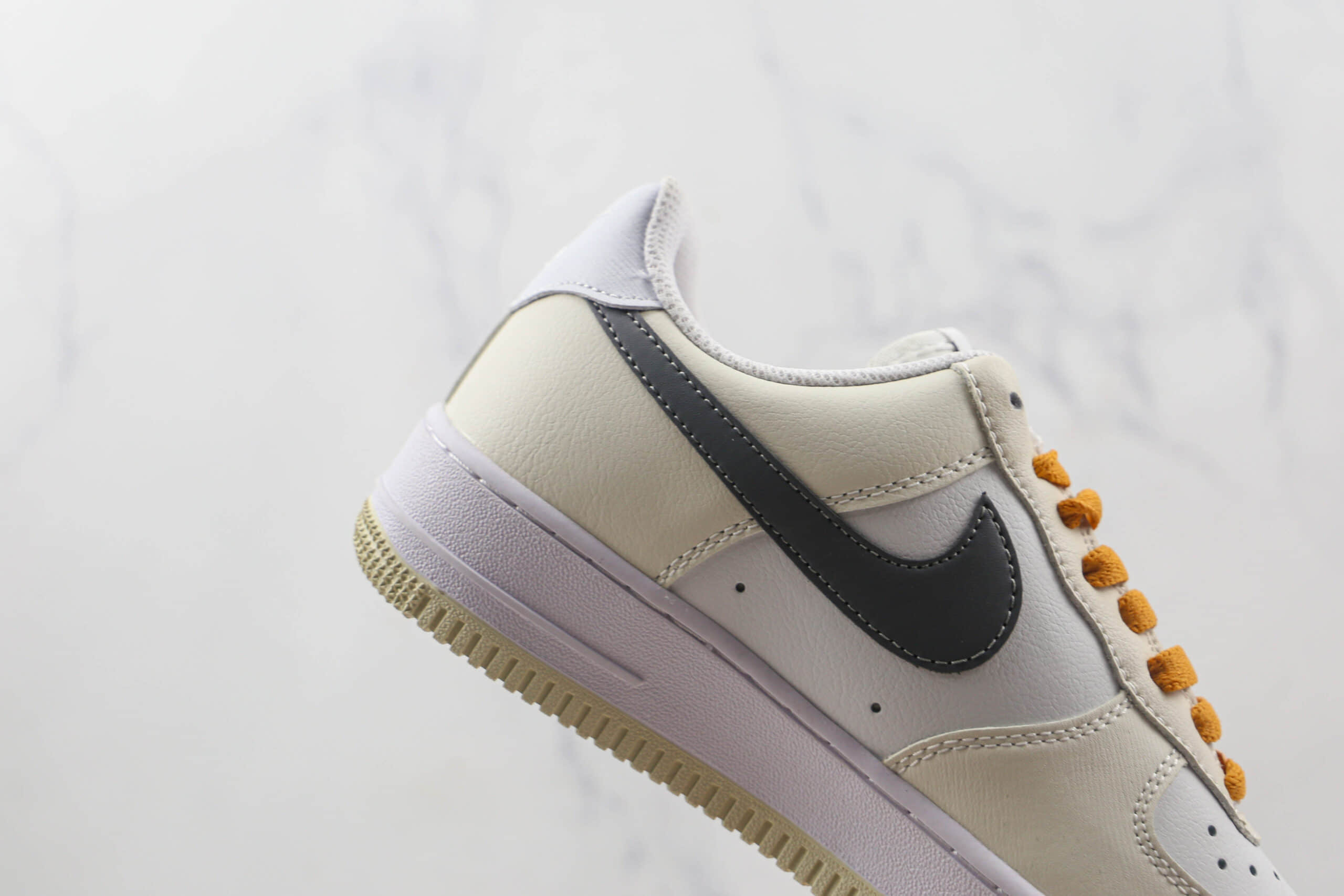 耐克Nike Air Force1纯原版本低帮空军一号白黄灰钩板鞋内置气垫 货号：CW2288-200