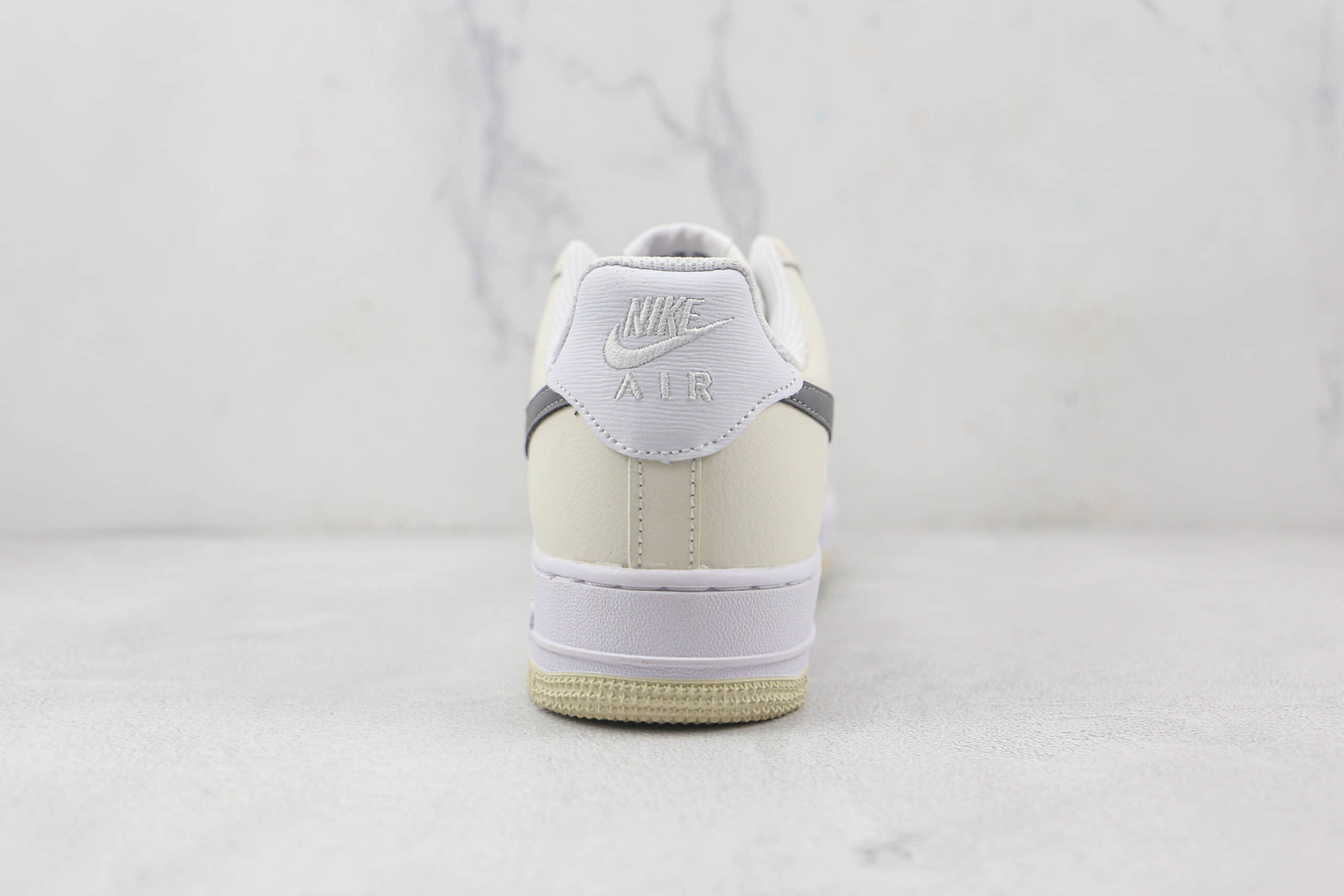 耐克Nike Air Force1纯原版本低帮空军一号白黄灰钩板鞋内置气垫 货号：CW2288-200