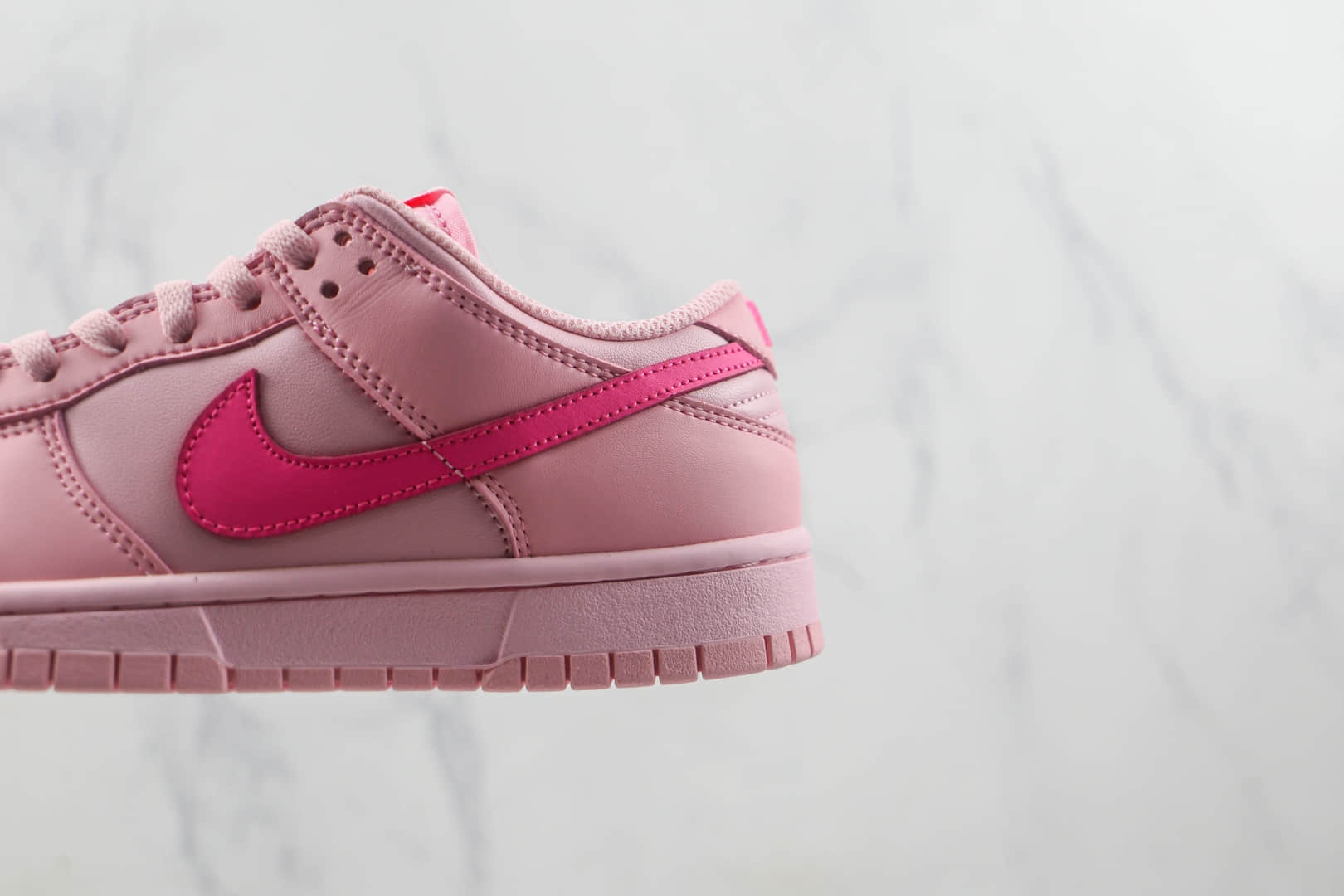 耐克Nike Dunk Low Triple Pink莆田纯原版本天花板DUNK小猪佩奇粉色板鞋原鞋开模一比一打造 货号：DH9756-600