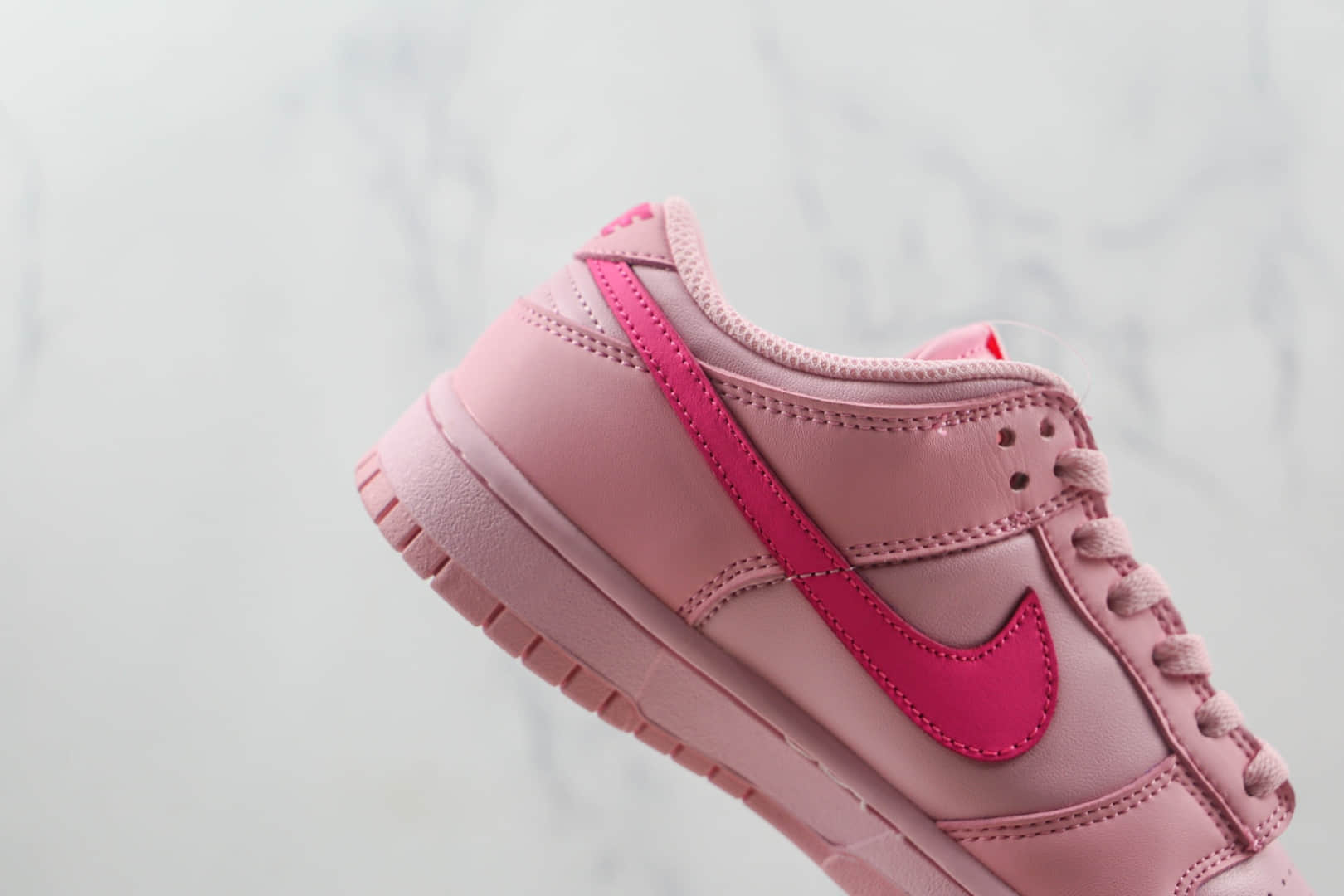 耐克Nike Dunk Low Triple Pink莆田纯原版本天花板DUNK小猪佩奇粉色板鞋原鞋开模一比一打造 货号：DH9756-600