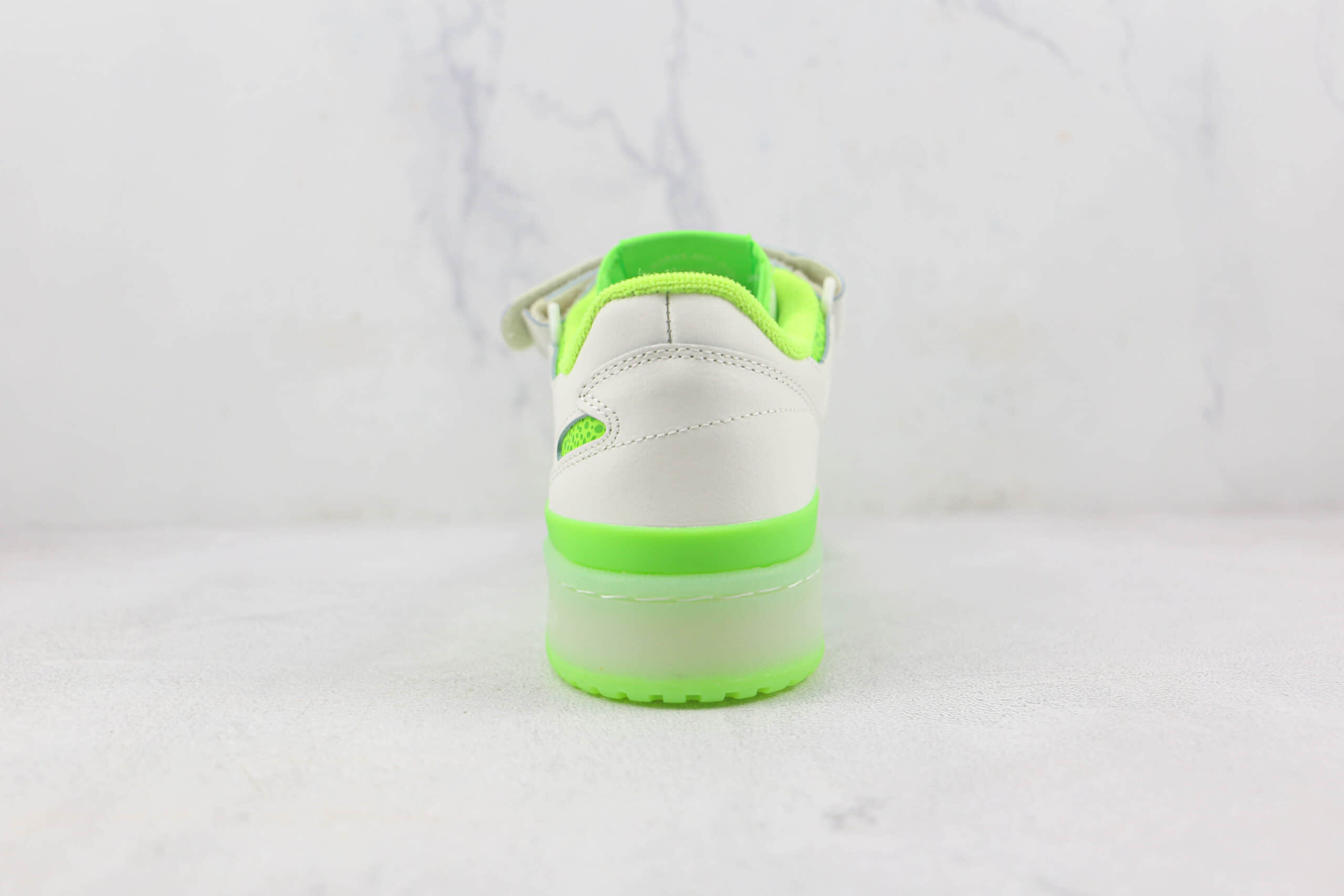 阿迪达斯Adidas originals Forum 84 low莆田纯原复刻版本Forum84魔术贴白绿色复古板鞋原楦头纸板打造 货号：FY8018