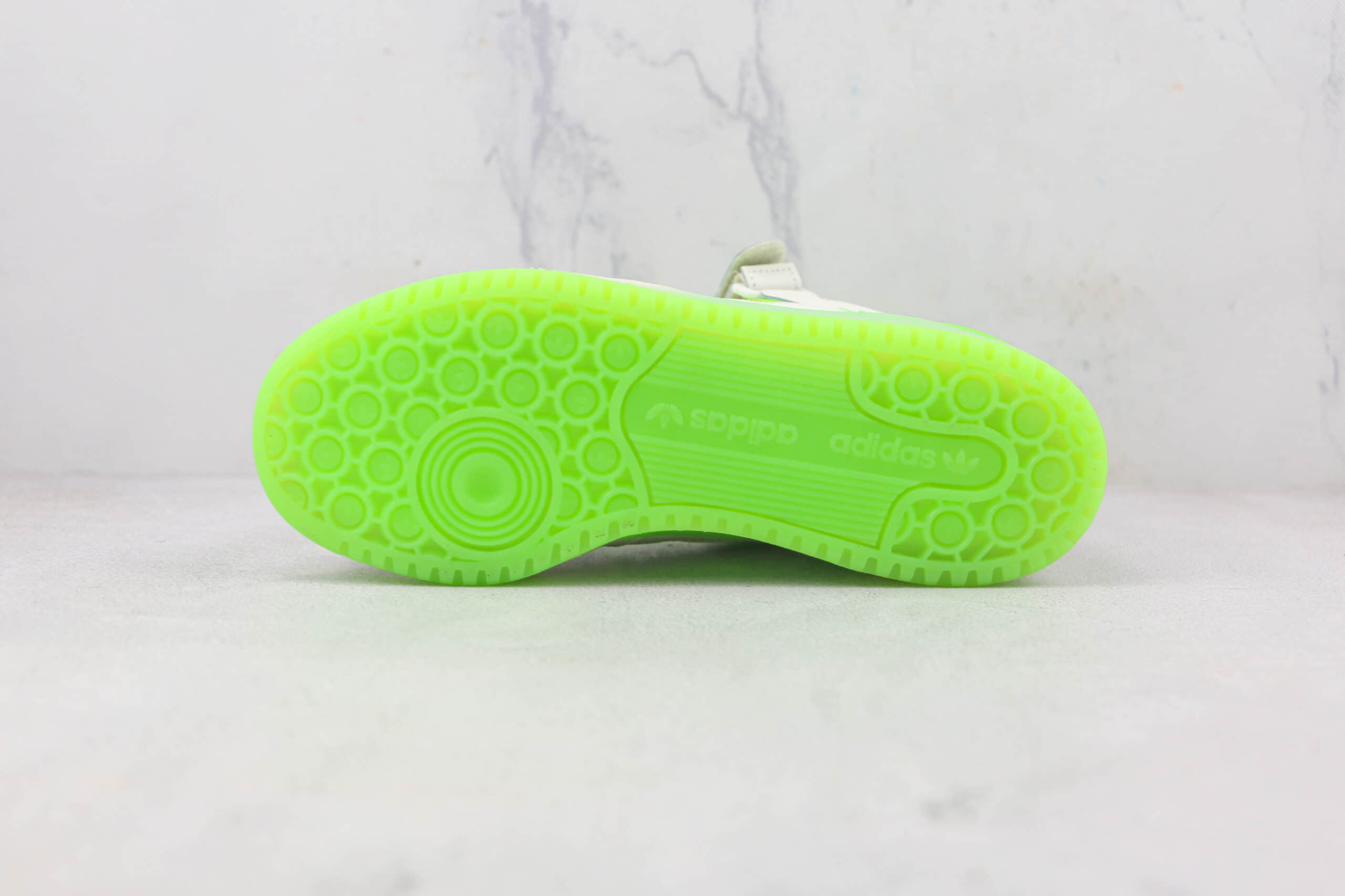 阿迪达斯Adidas originals Forum 84 low莆田纯原复刻版本Forum84魔术贴白绿色复古板鞋原楦头纸板打造 货号：FY8018