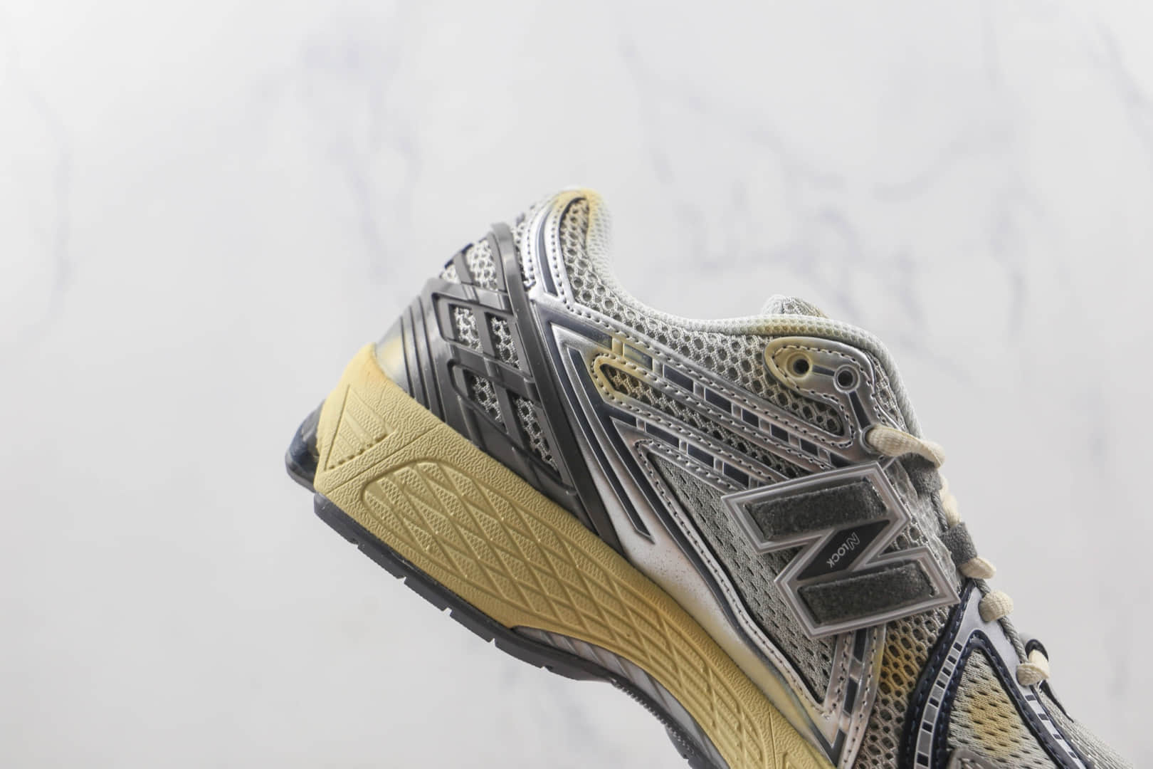 新百伦New Balance 1906天花板NB1906纯原复刻复古慢跑鞋原档案数据开发 货号：M1906RTI